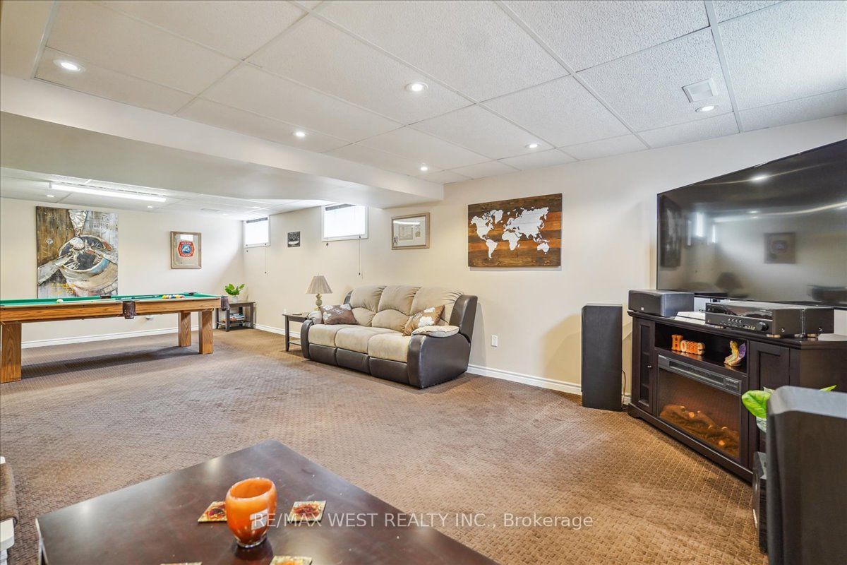 390 Sandford Road Property Photo 14