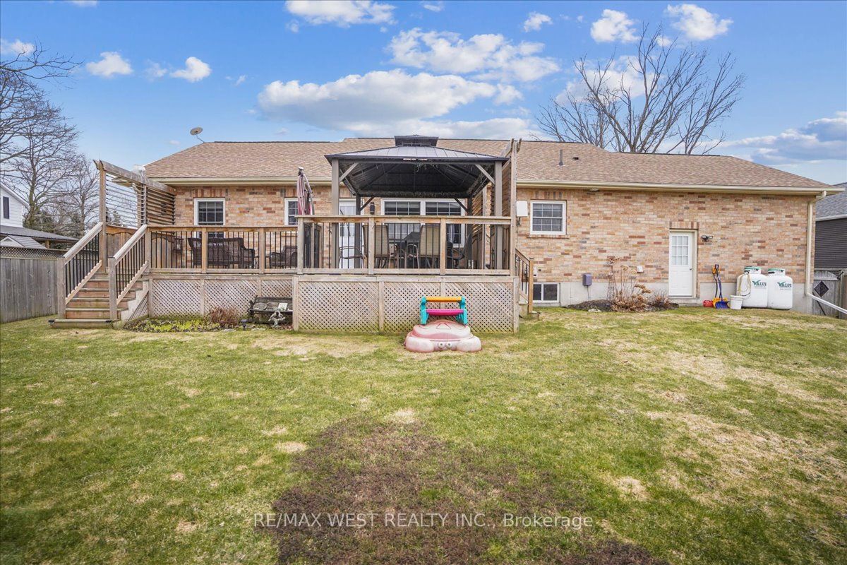 390 Sandford Road Property Photo 21