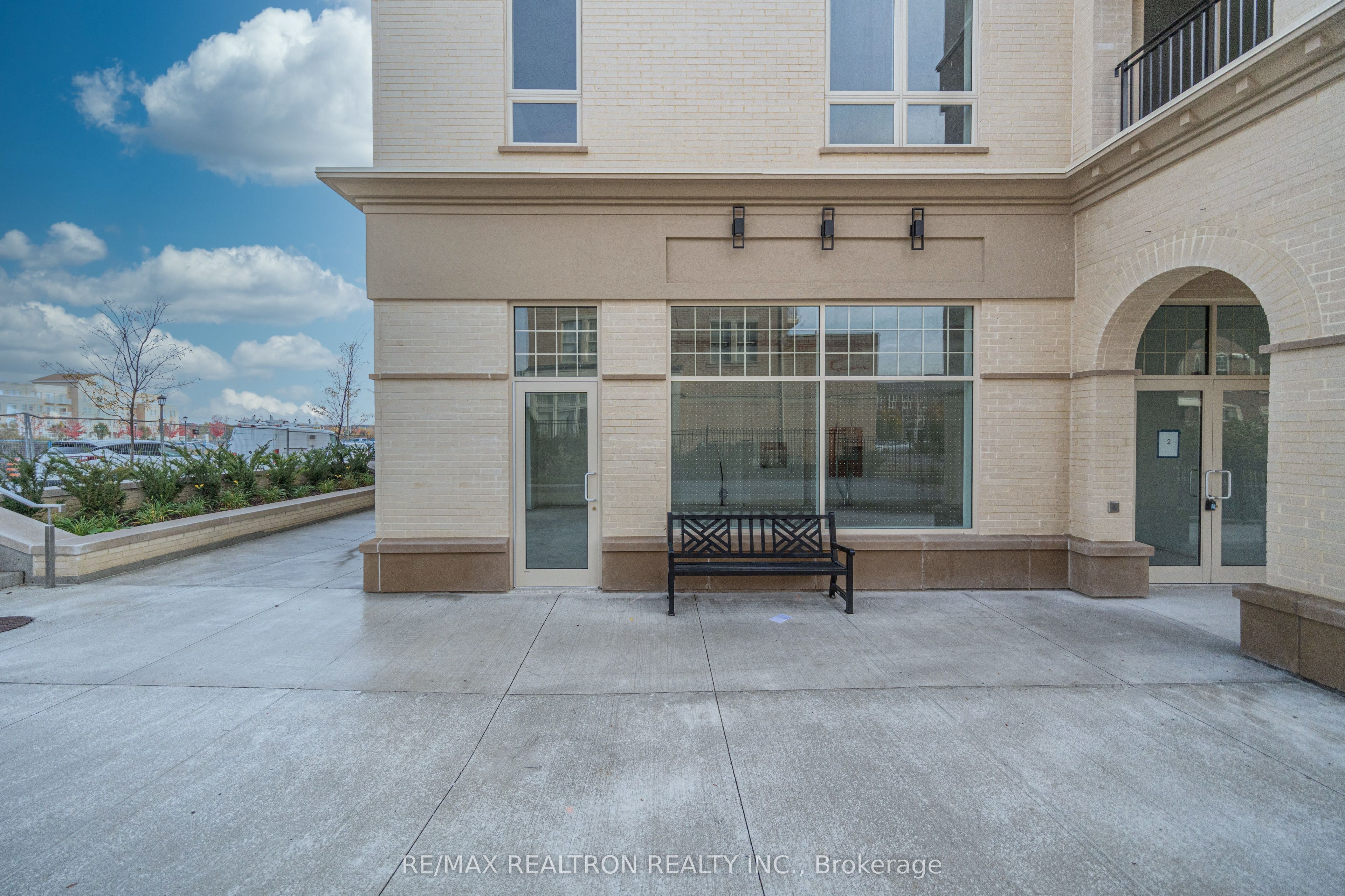 #unit #2 - 101 Cathedral High Street Property Photo 11