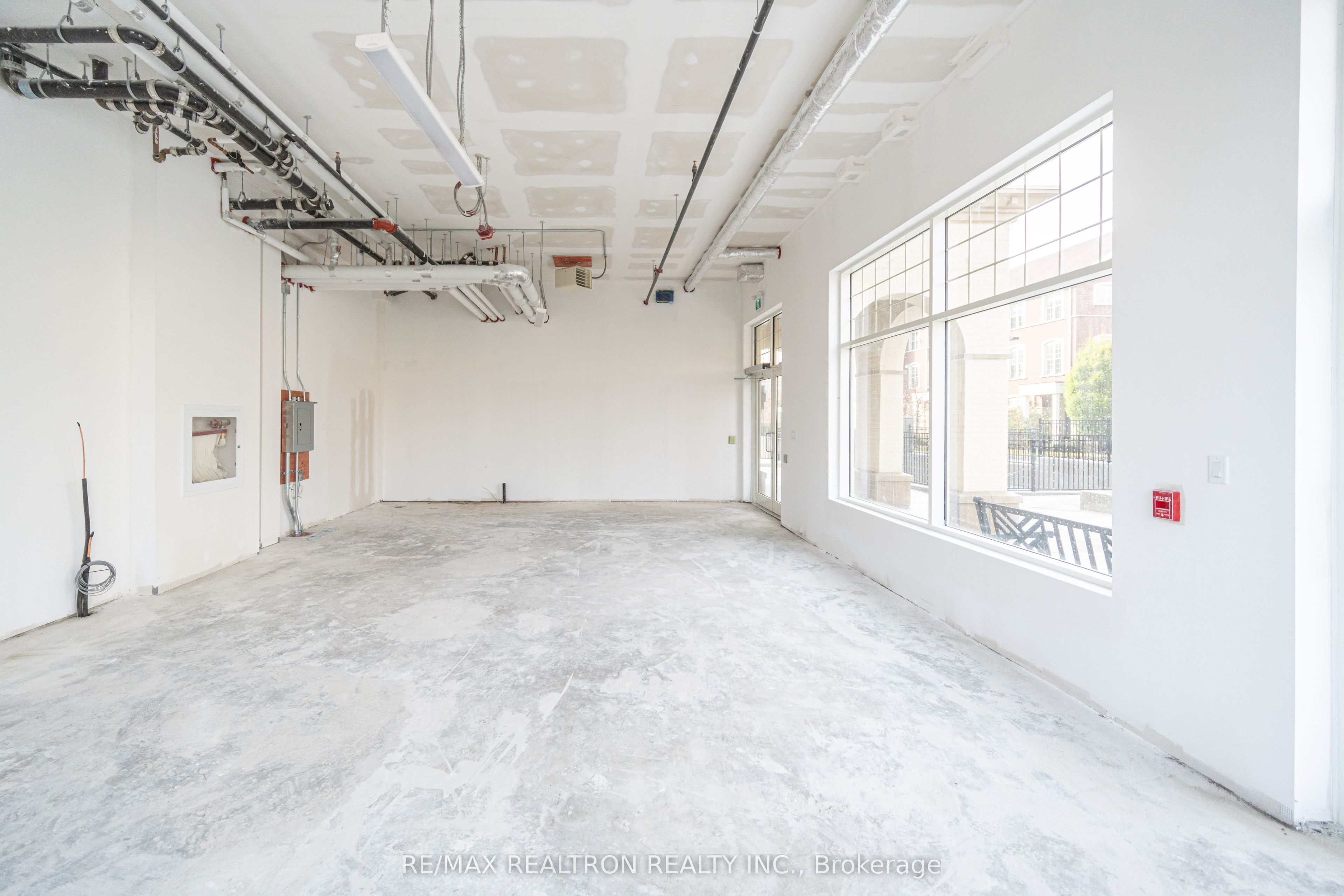 #unit #2 - 101 Cathedral High Street Property Photo 17