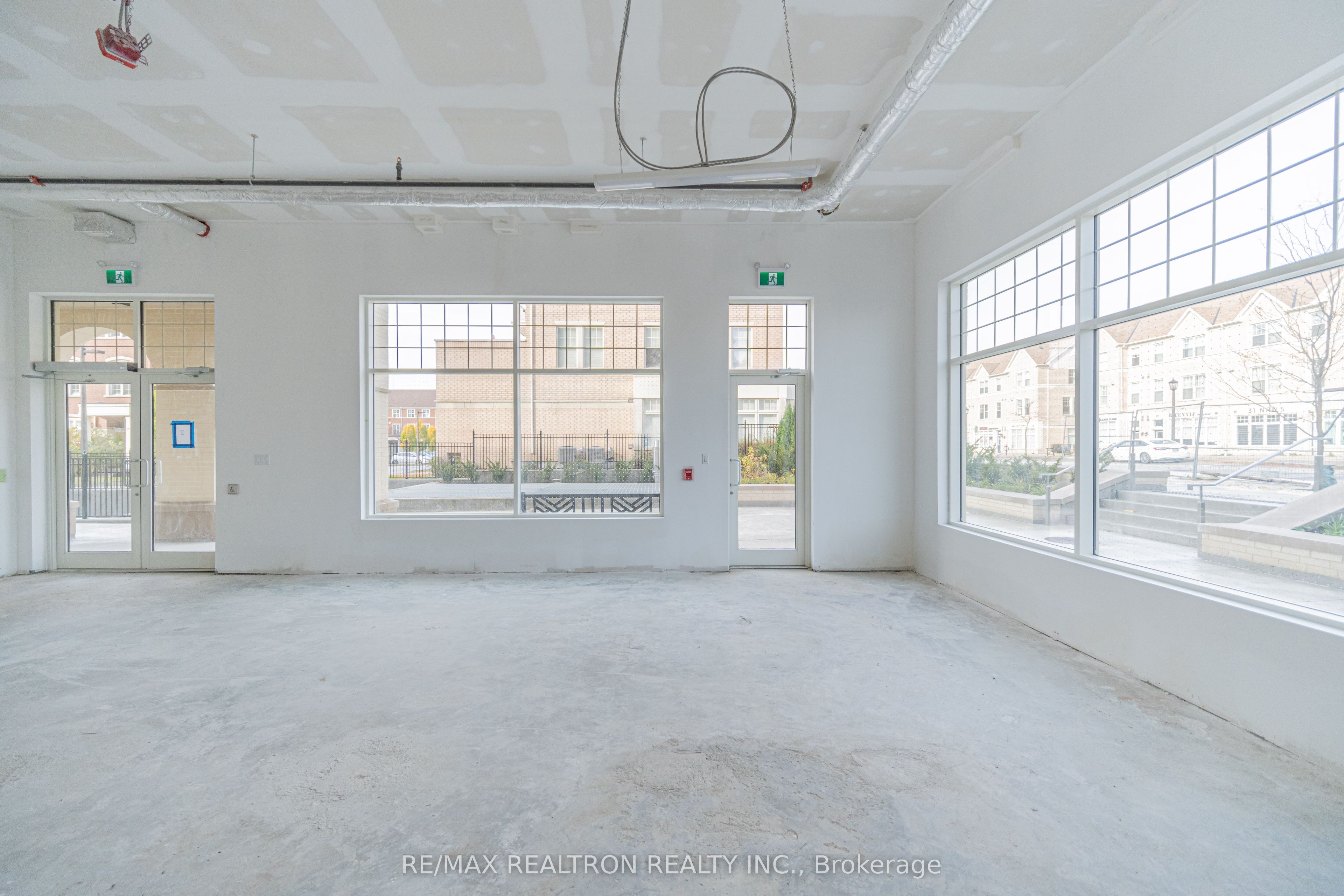 #unit #2 - 101 Cathedral High Street Property Photo 18