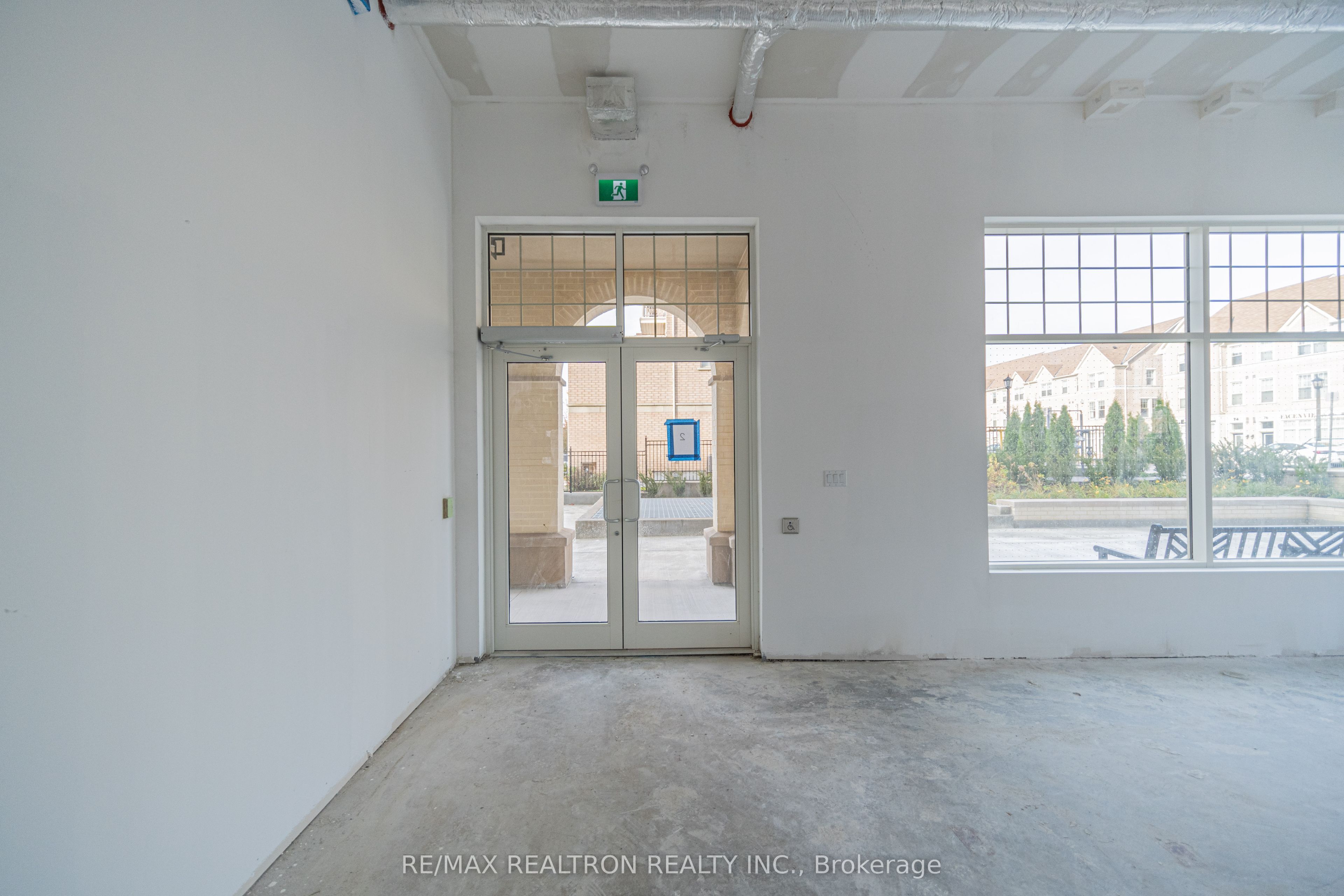 #unit #2 - 101 Cathedral High Street Property Photo 22