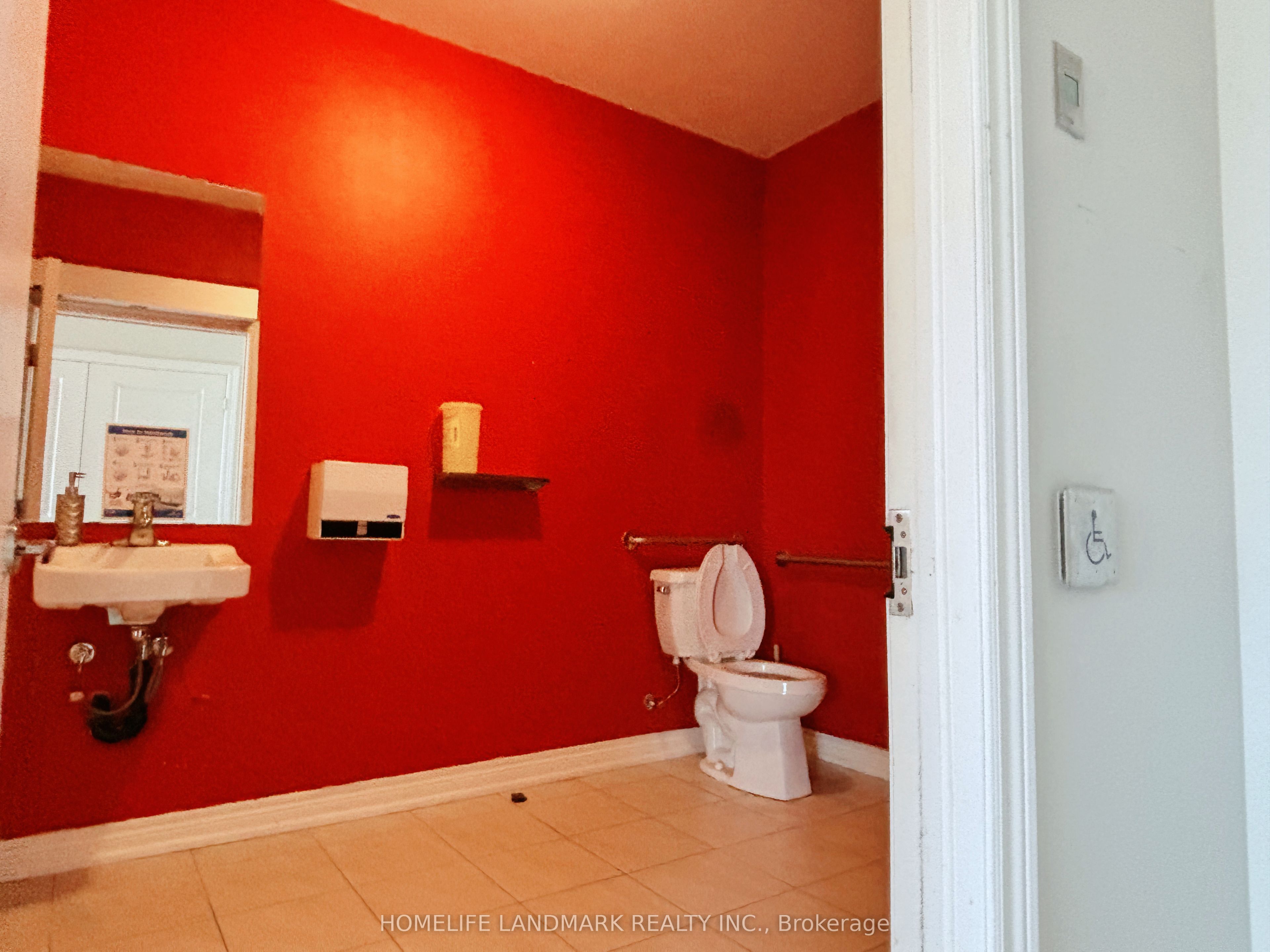 300 Copper Creek Dr Property Photo 3