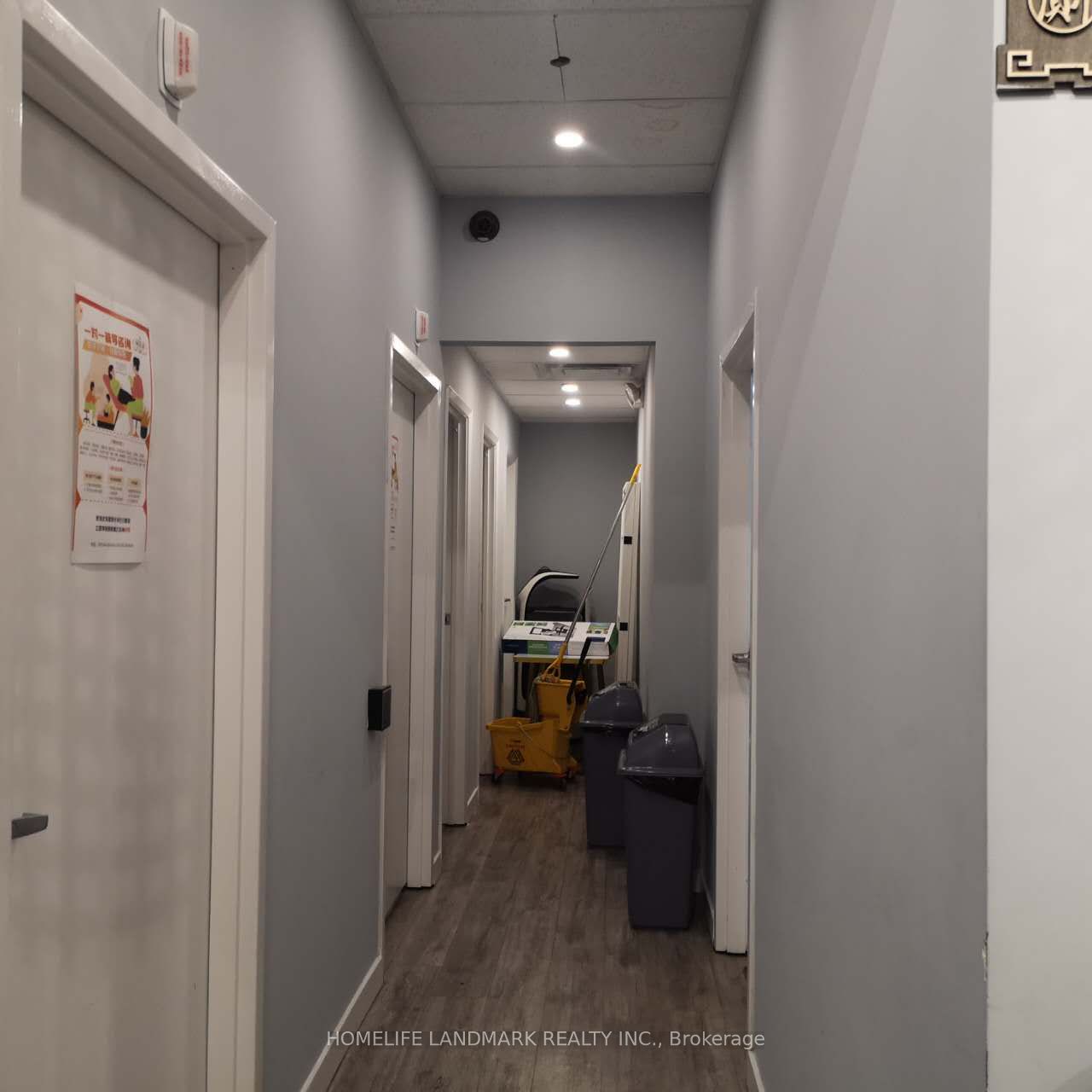 #2r3 - 9390 Woodbine Avenue Property Photo 9