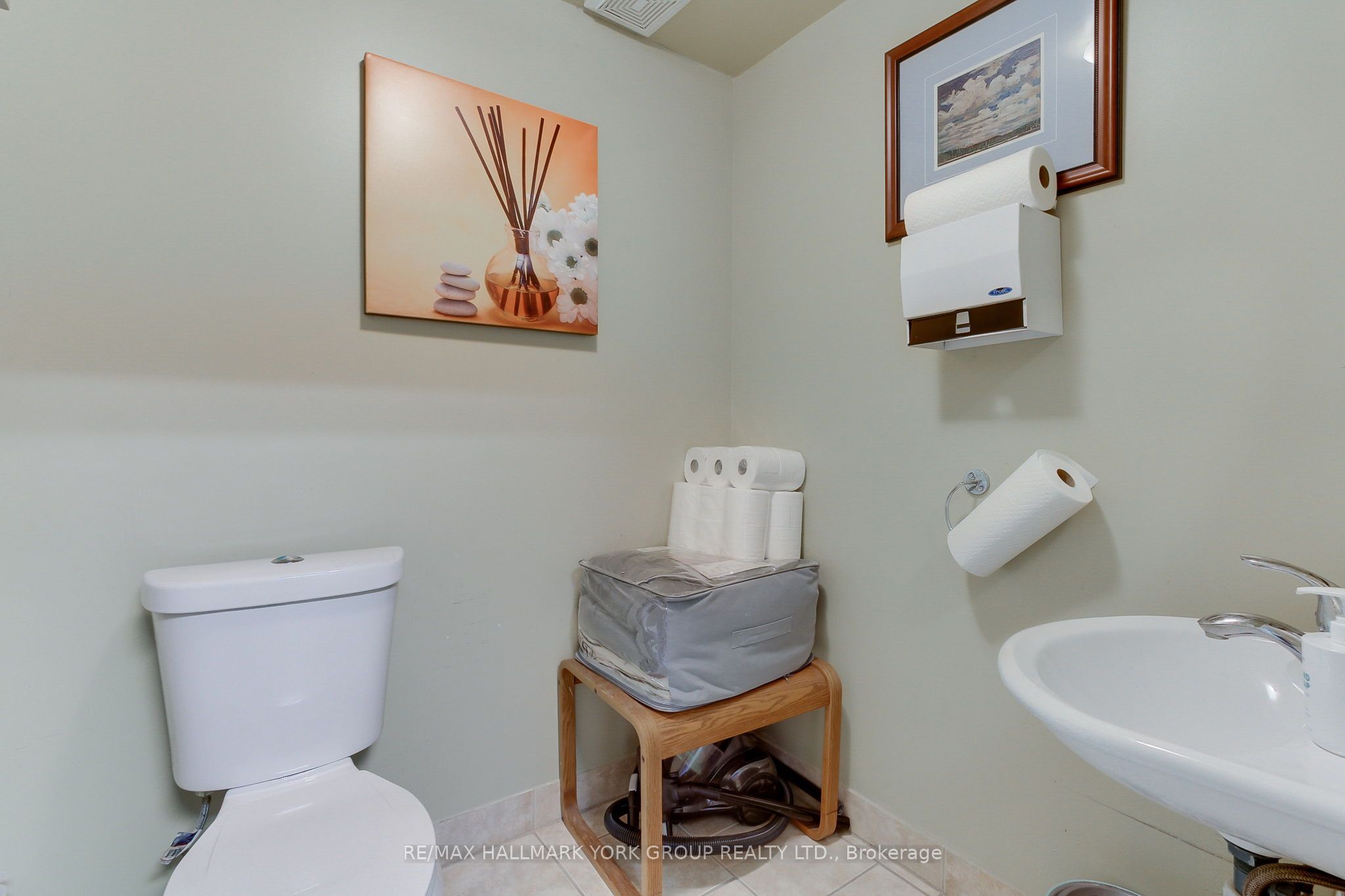 #6 - 16700 Bayview Avenue Property Photo 26