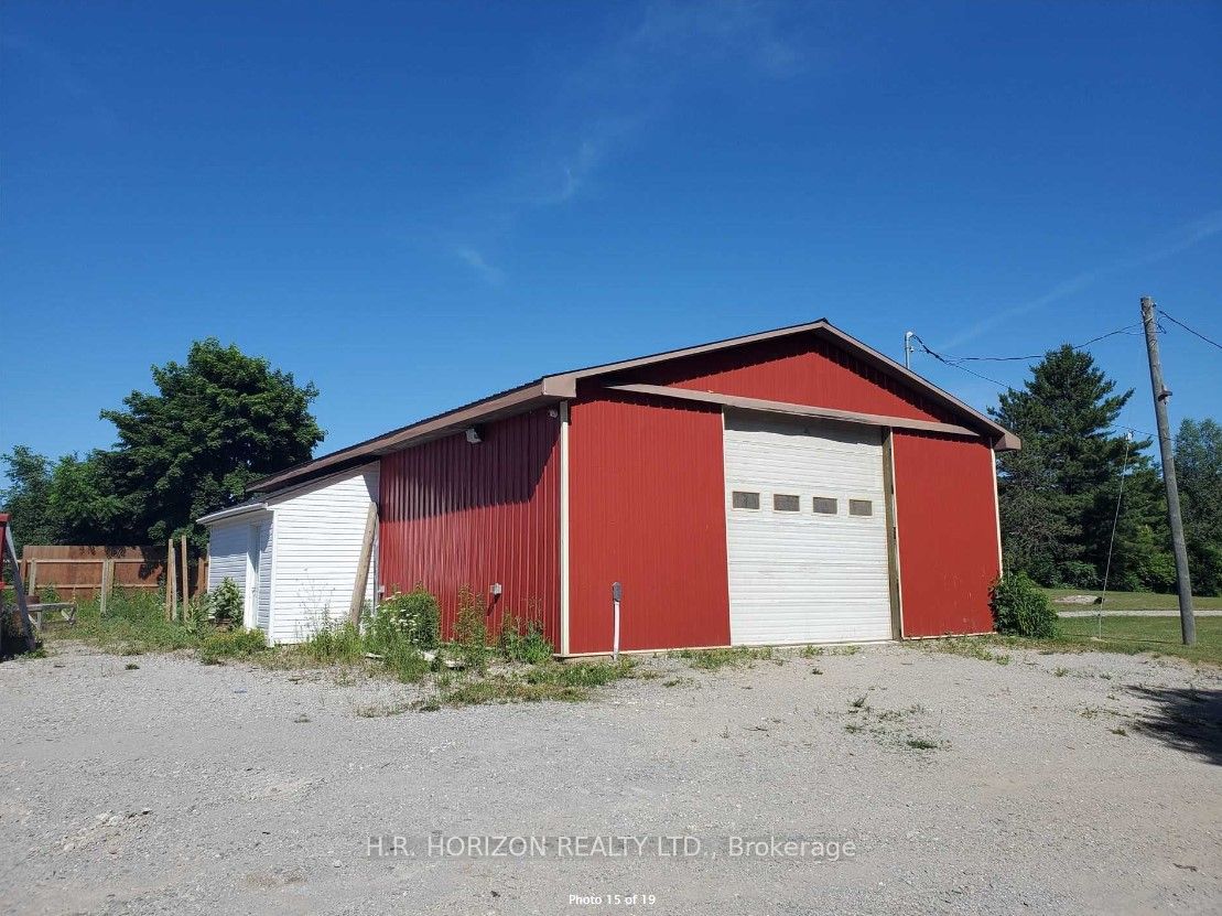 5809 5th Line Property Photo 4