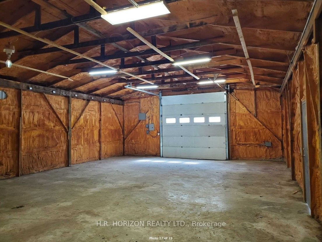 5809 5th Line Property Photo 6