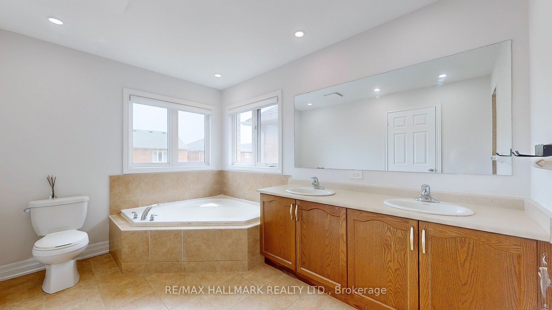 45 Romanelli Crescent Property Photo 26