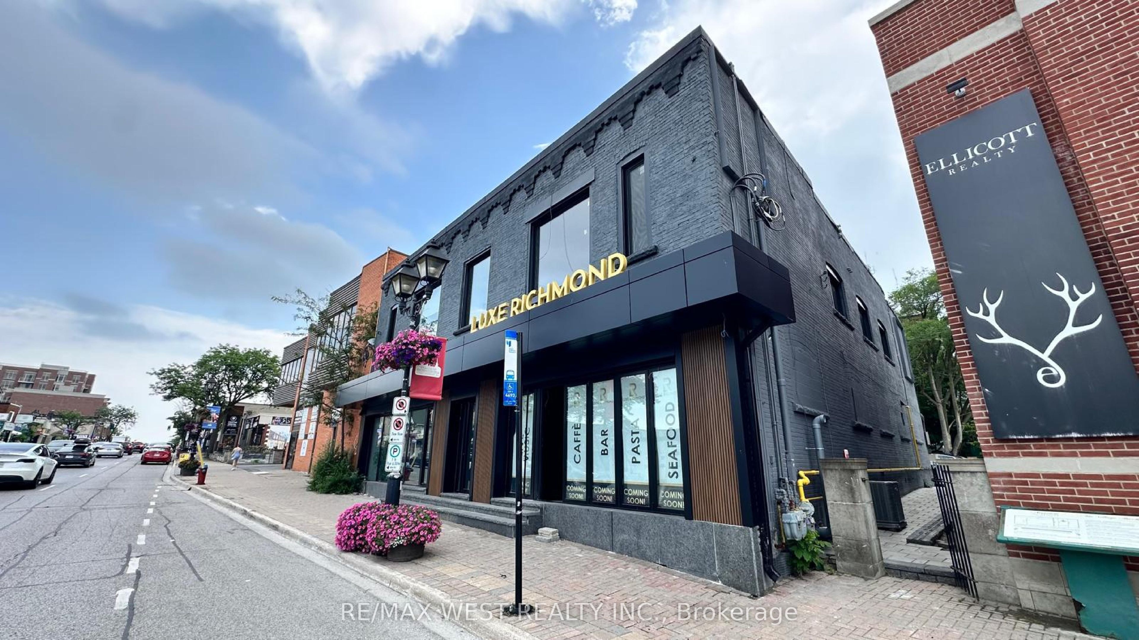10176 Yonge Street Property Photo