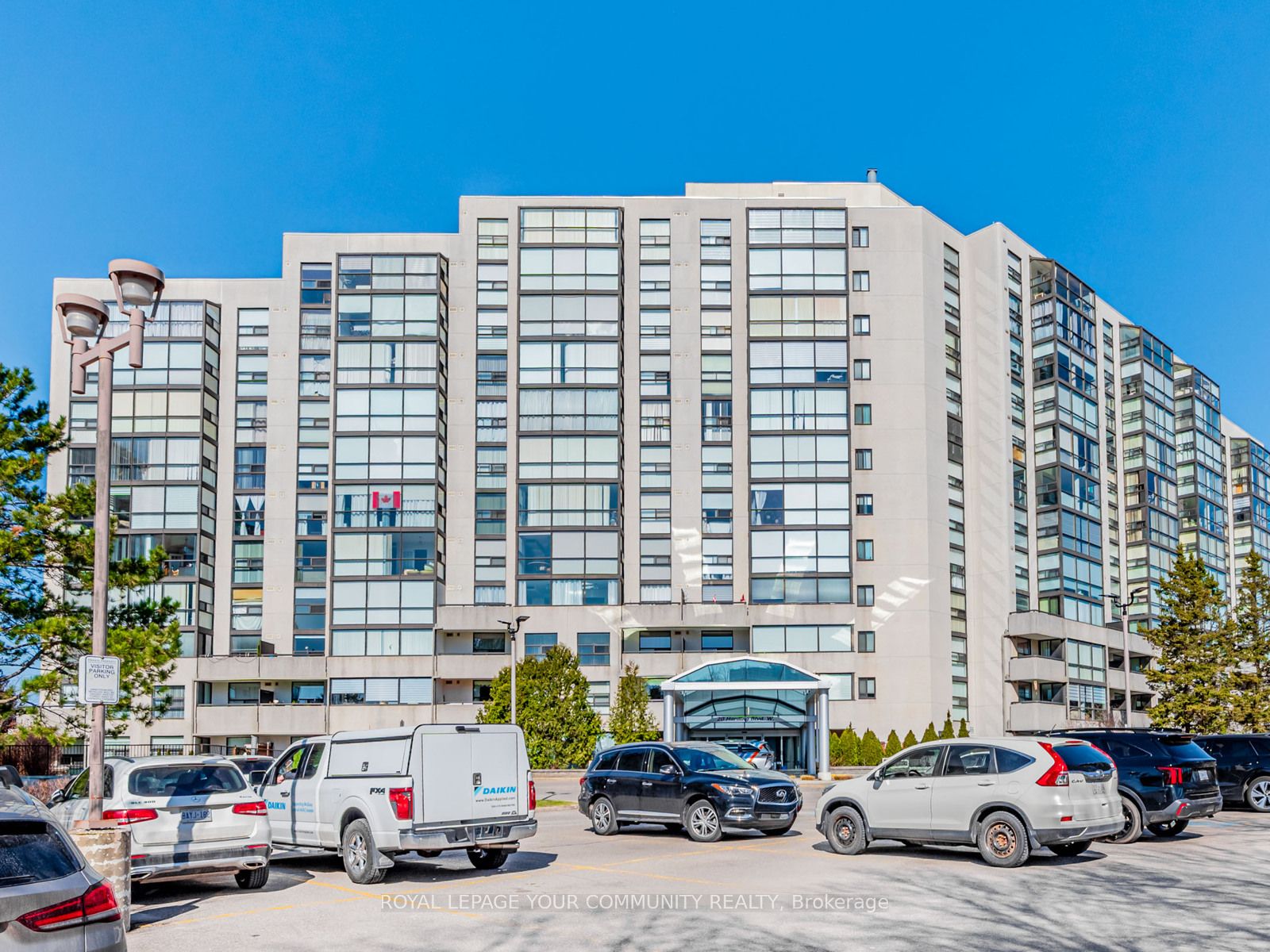 #916 - 20 Harding Boulevard Property Photo 1