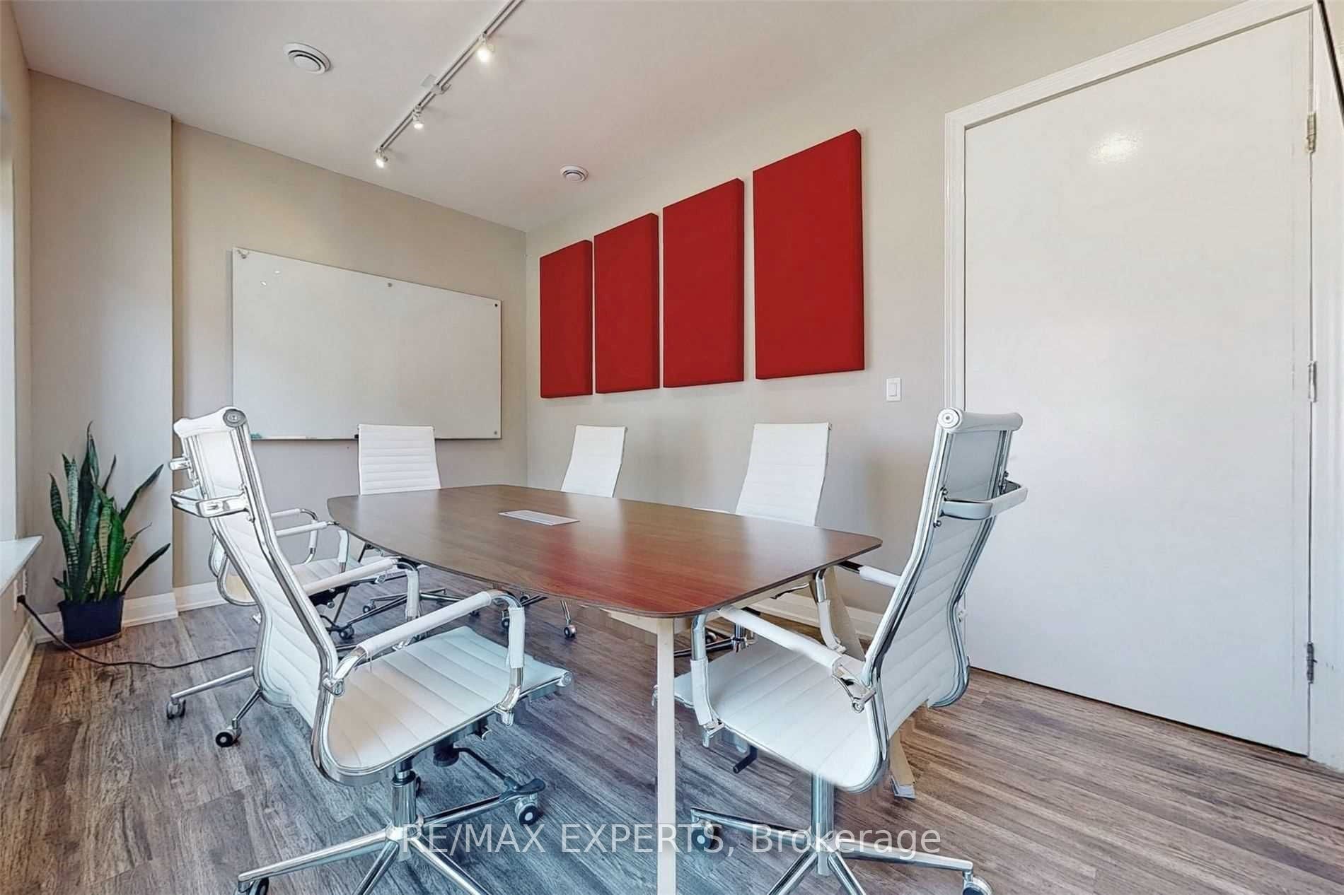 #18 (entire Property) - 30 Wertheim Court Property Photo 16