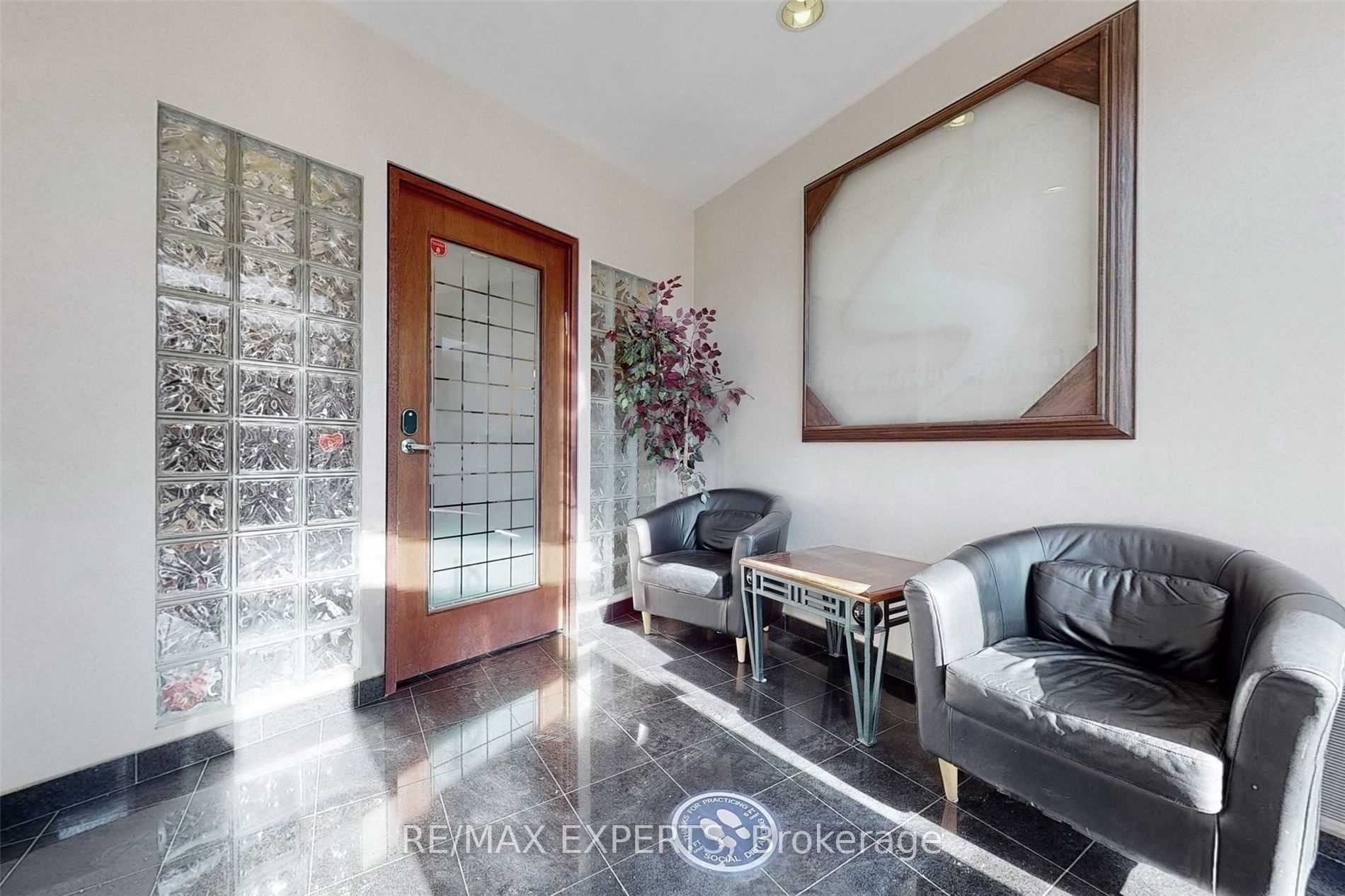 #18 (entire Property) - 30 Wertheim Court Property Photo 19