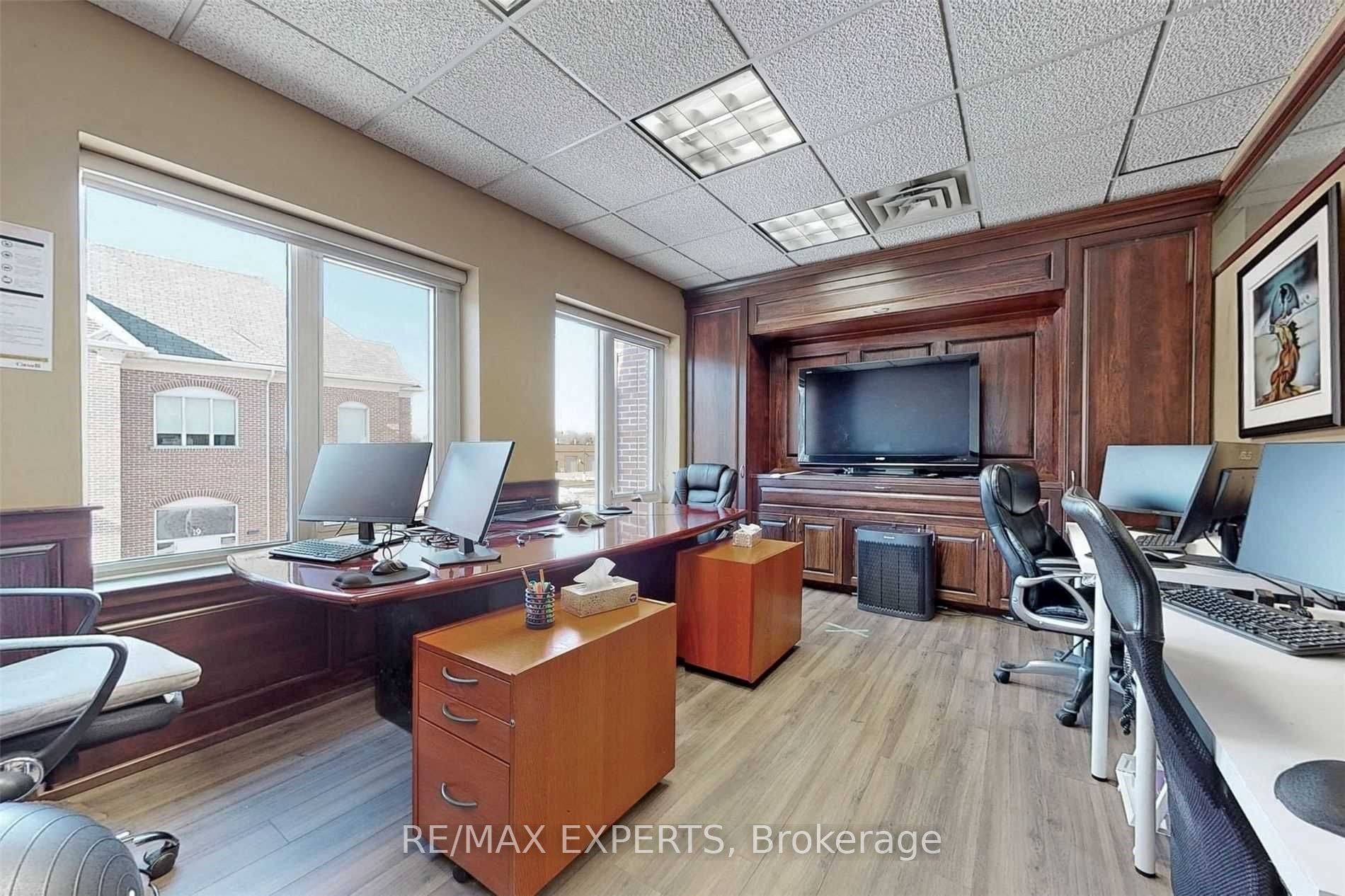 #18 (entire Property) - 30 Wertheim Court Property Photo 23