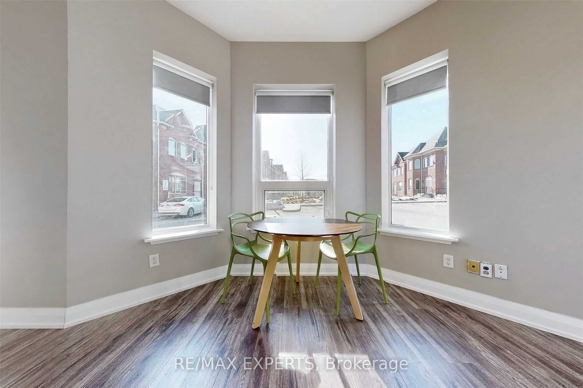 #18 (1st Floor) - 30 Wertheim Court Property Photo 13