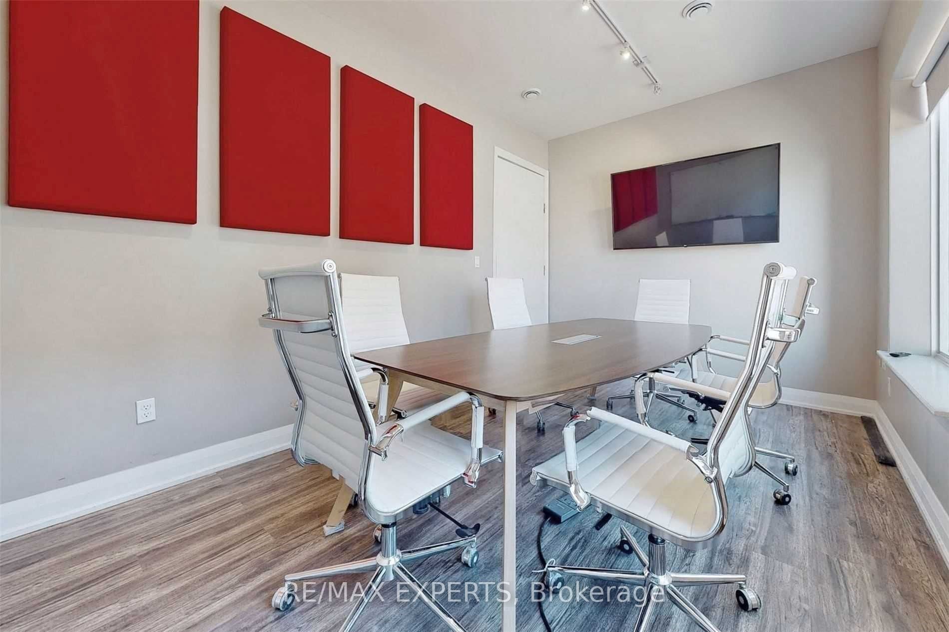#18 (1st Floor) - 30 Wertheim Court Property Photo 15