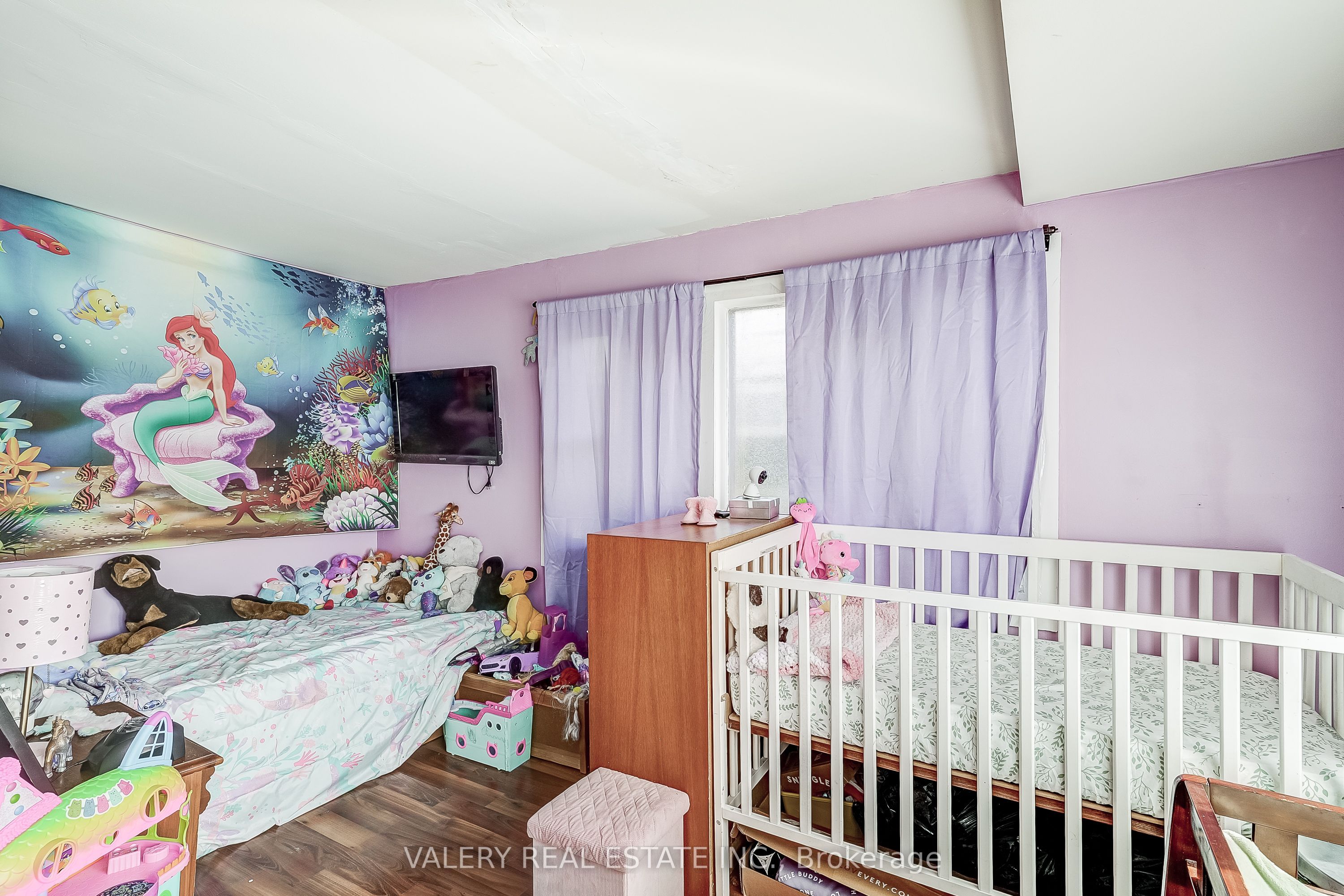1004 Lake Drive E Property Photo 14