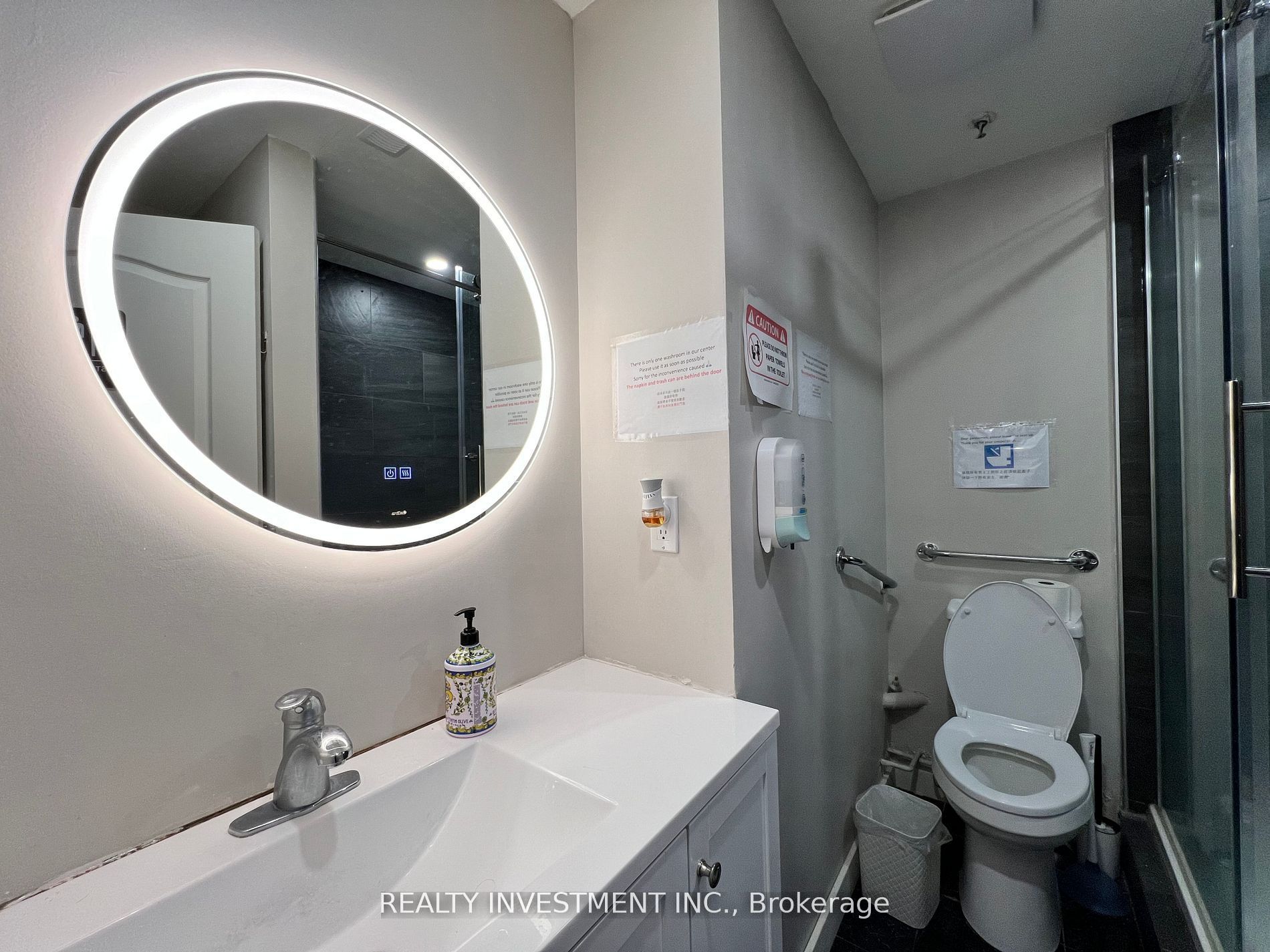 #2 - 2 Steeles Avenue Property Photo 13
