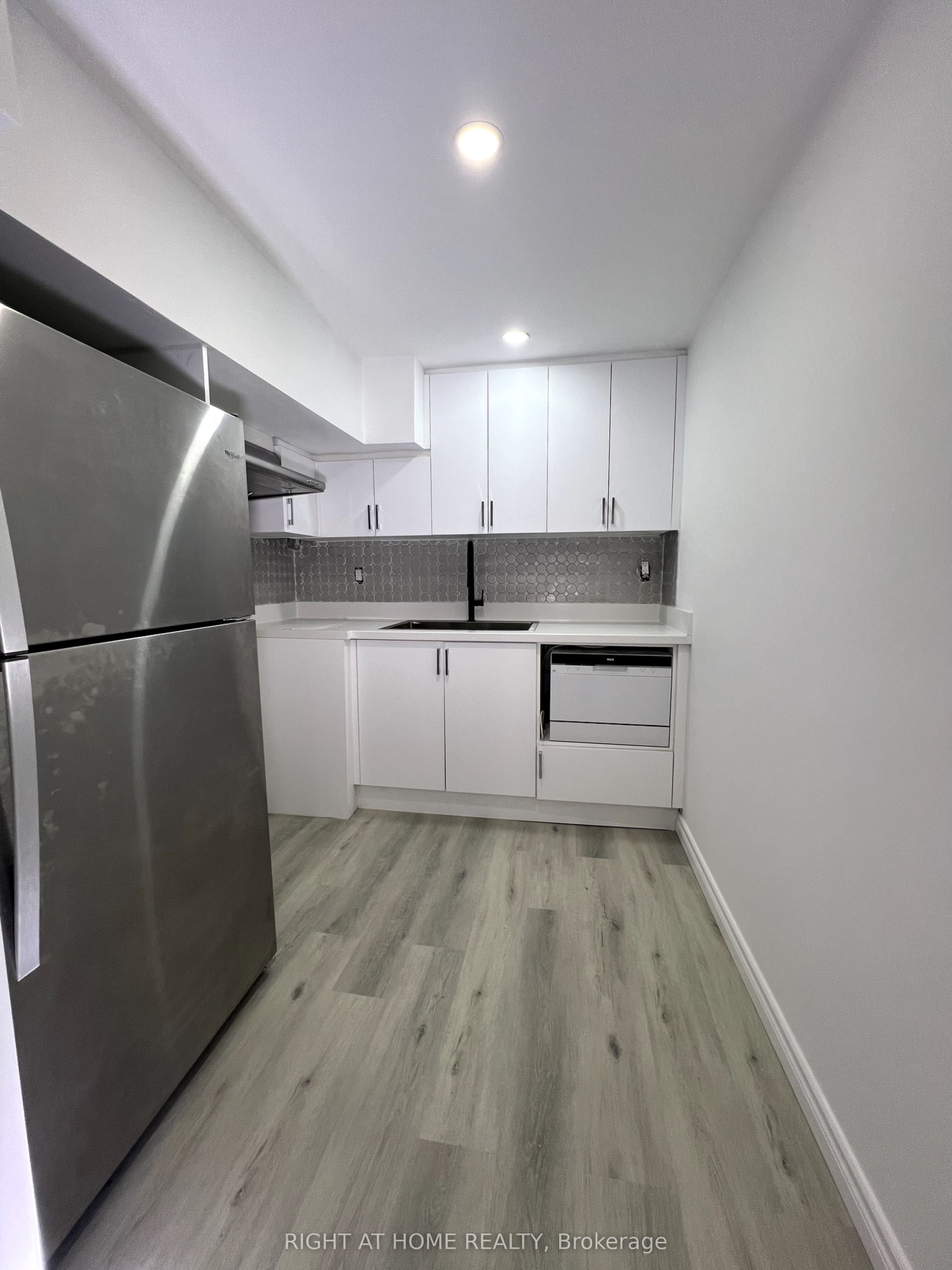 41 Portage Avenue Property Photo 5