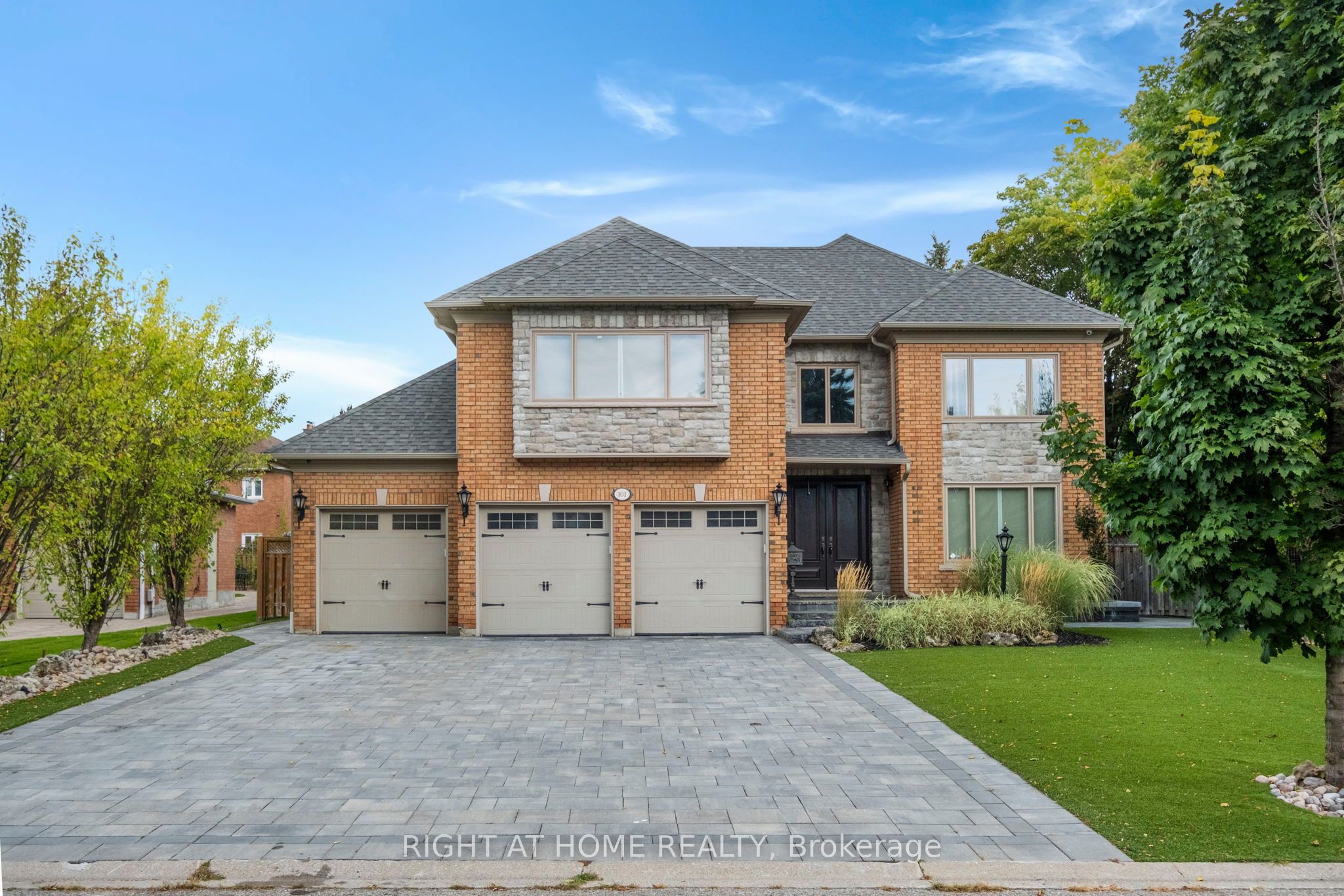 101 Woodgreen Drive Property Photo 1