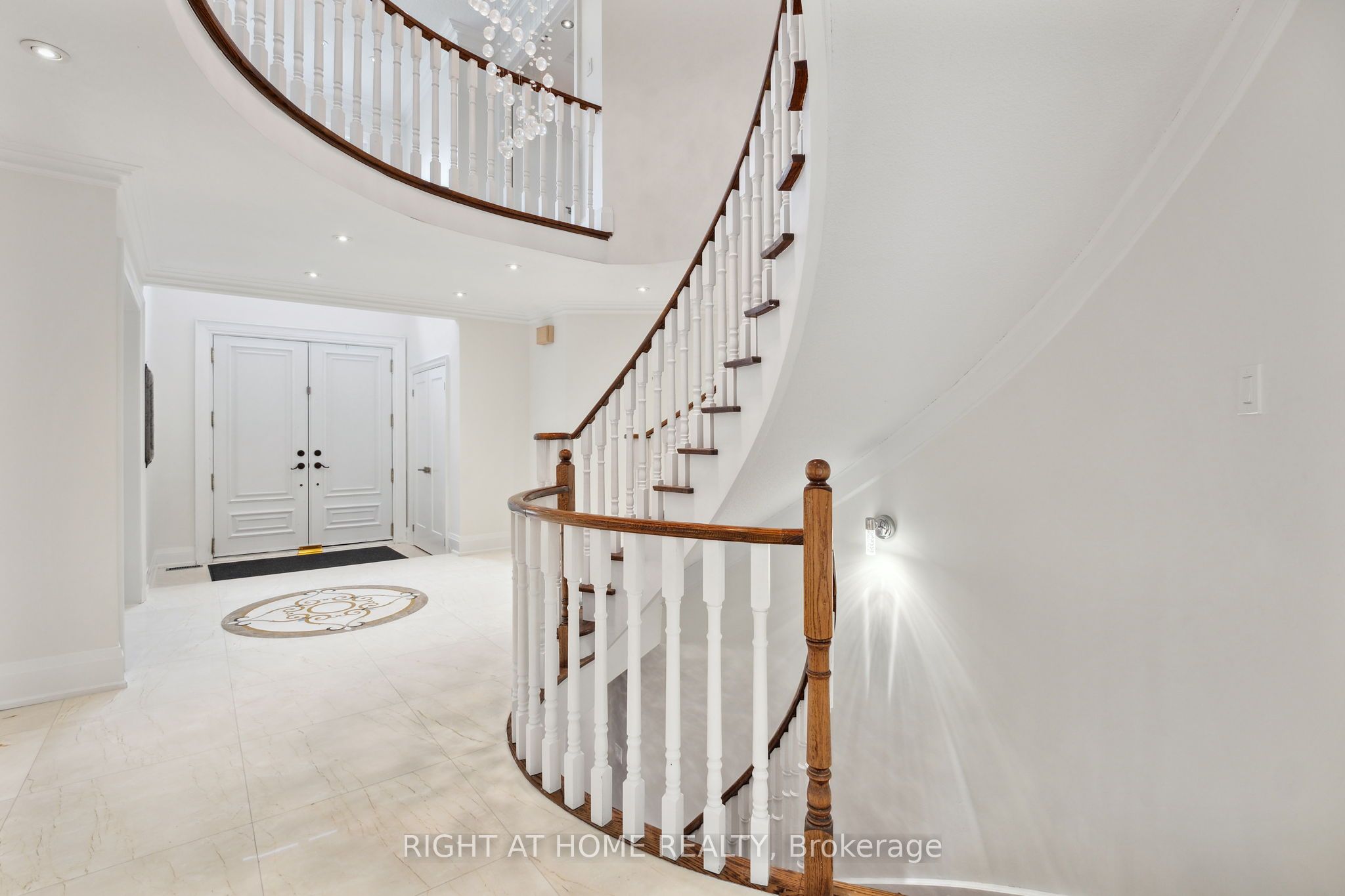 101 Woodgreen Drive Property Photo 2