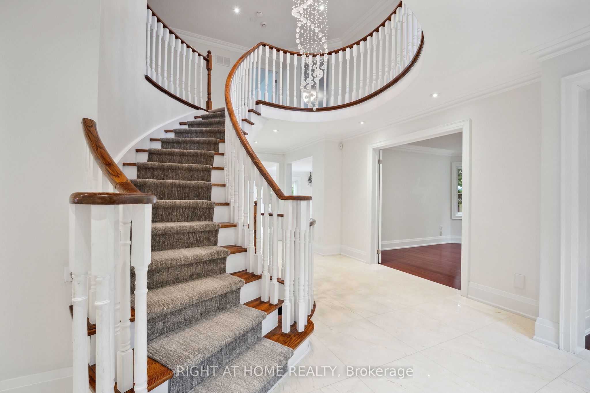 101 Woodgreen Drive Property Photo 4