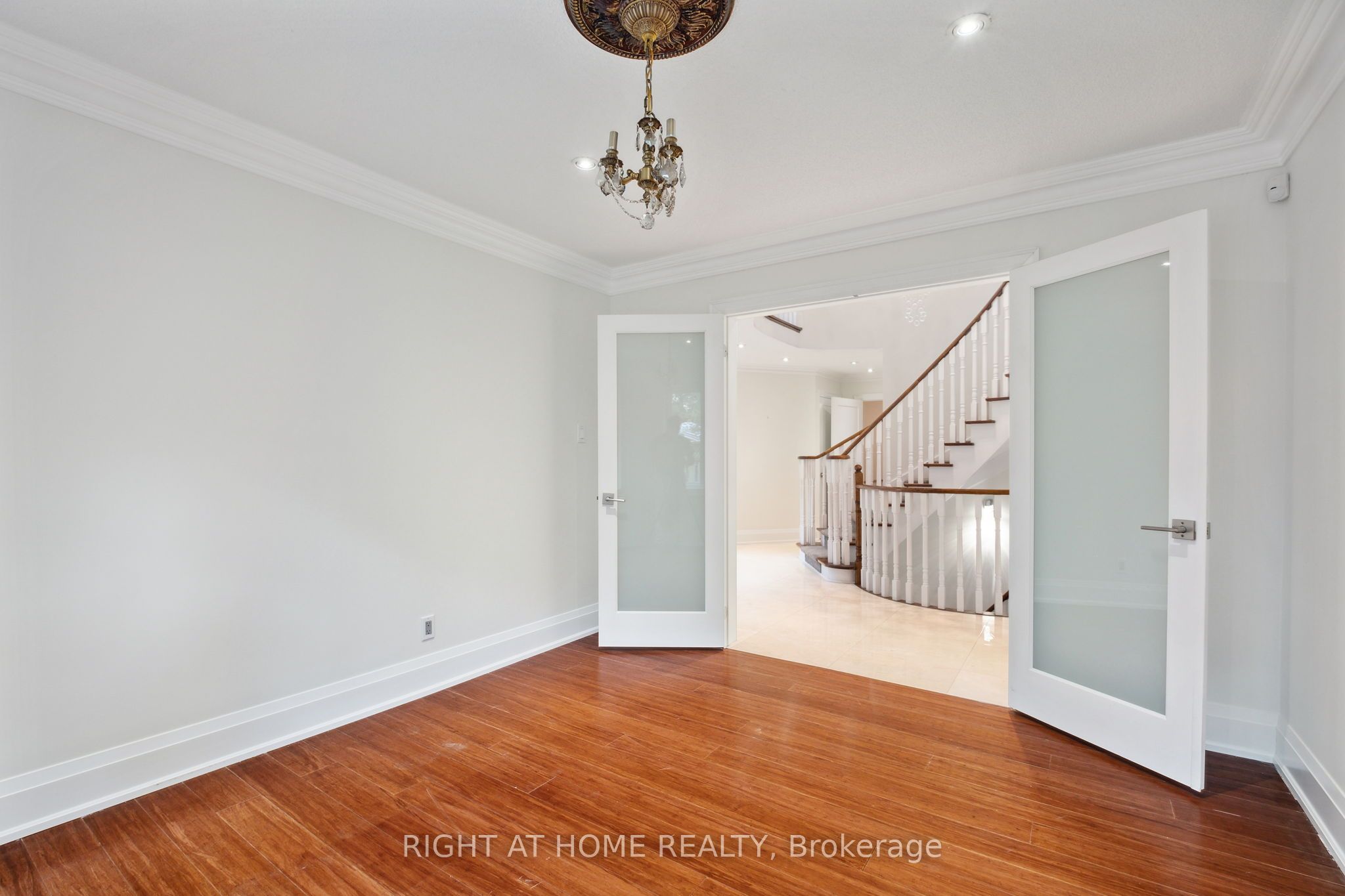 101 Woodgreen Drive Property Photo 6