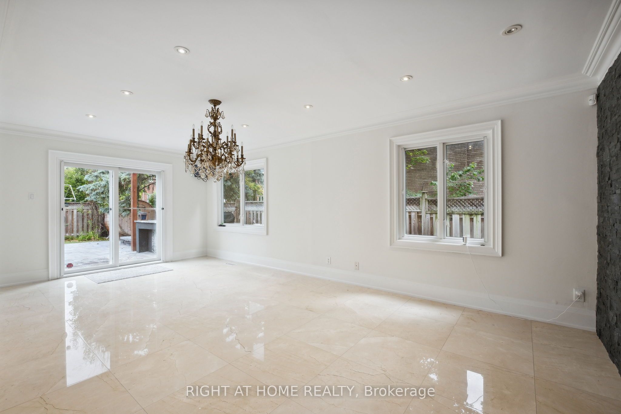 101 Woodgreen Drive Property Photo 7
