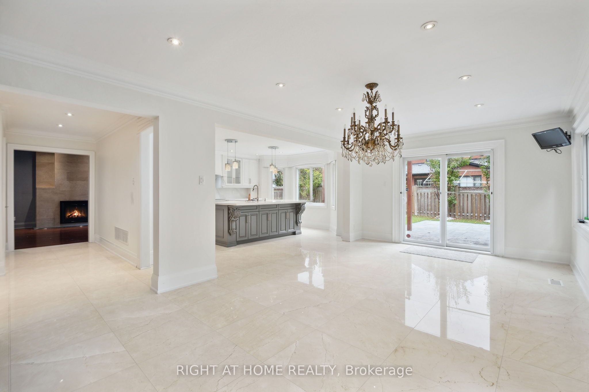101 Woodgreen Drive Property Photo 8