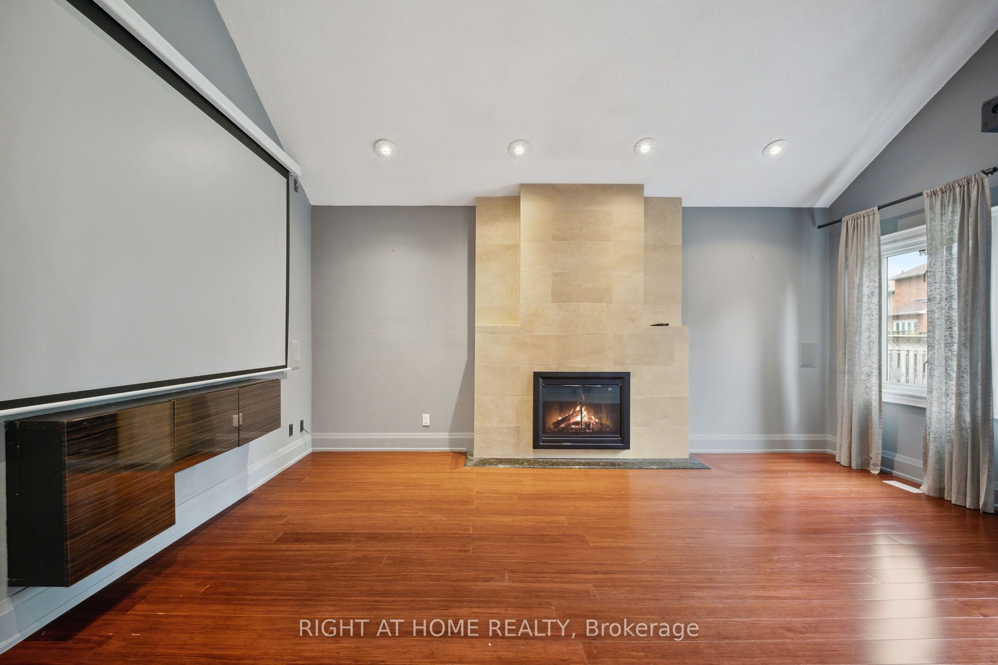 101 Woodgreen Drive Property Photo 14