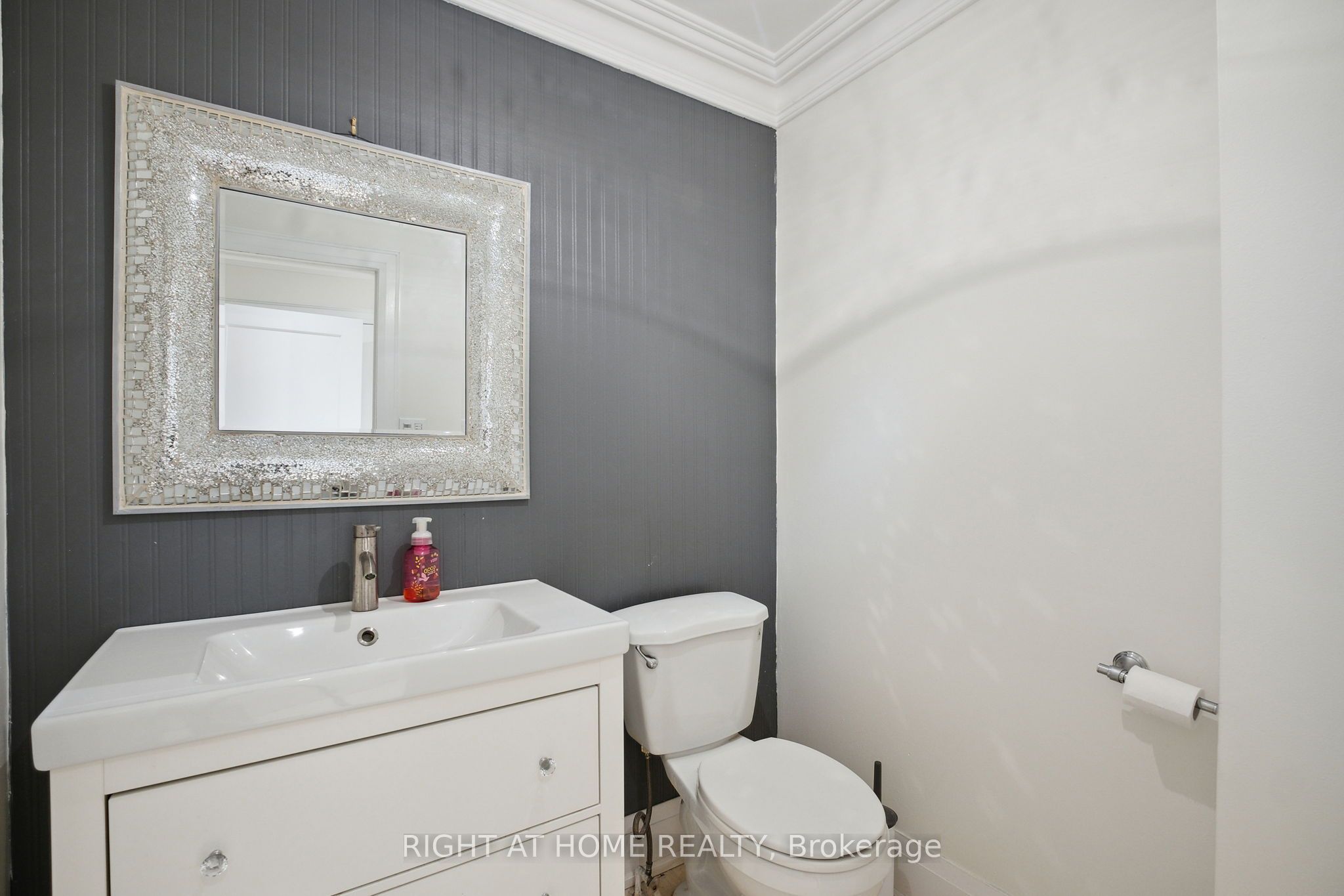 101 Woodgreen Drive Property Photo 17