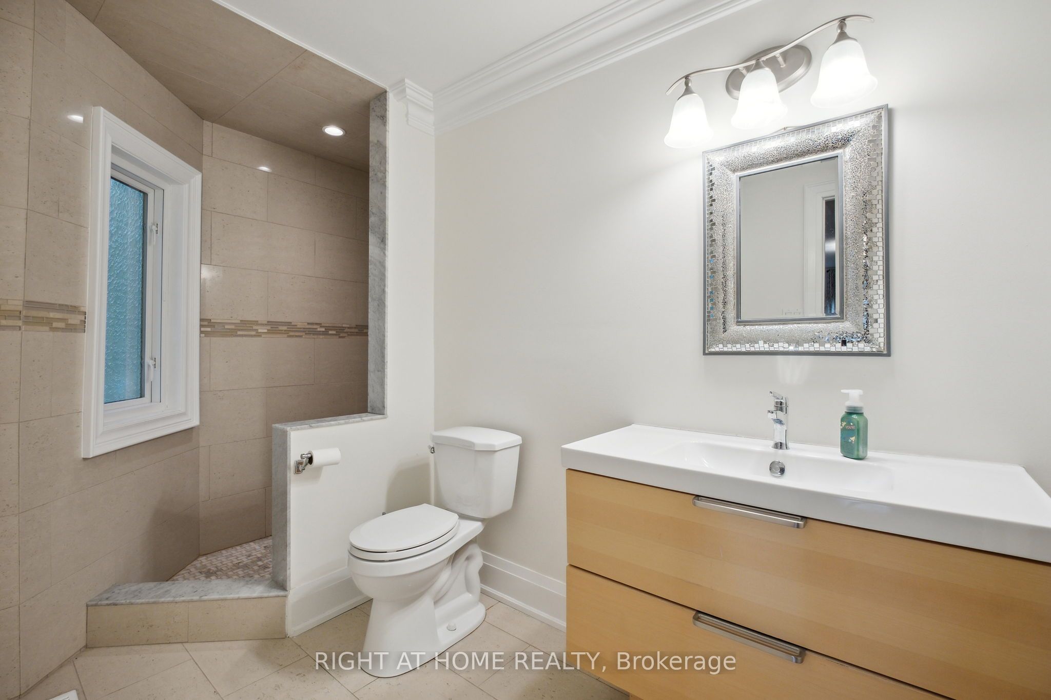 101 Woodgreen Drive Property Photo 25