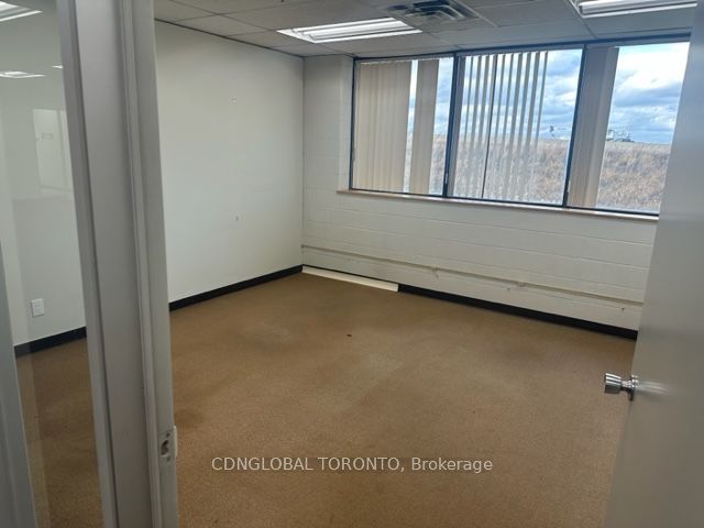 #3 - 222 Snidercroft Road Property Photo 4