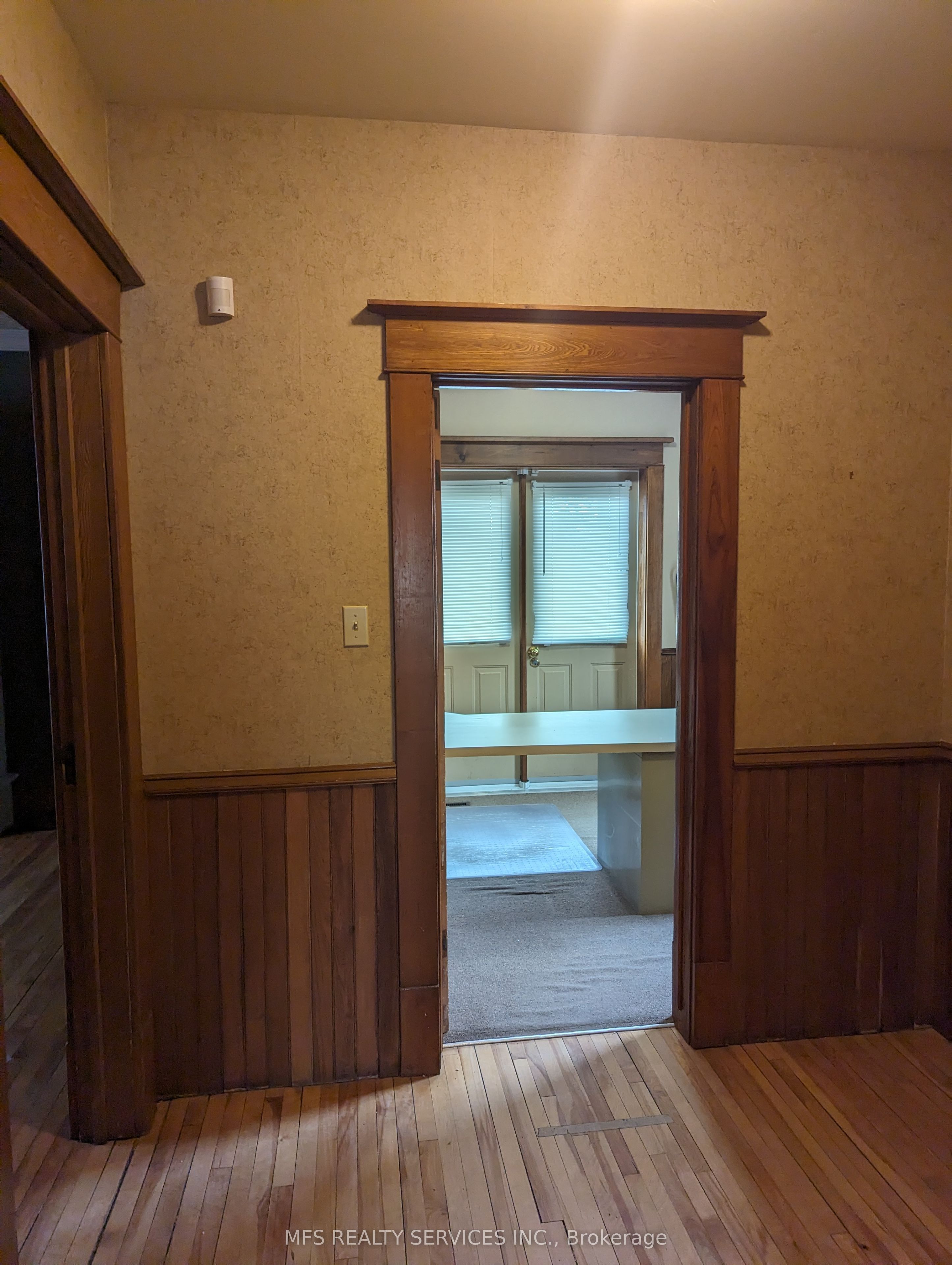11 Brock St E Property Photo 5