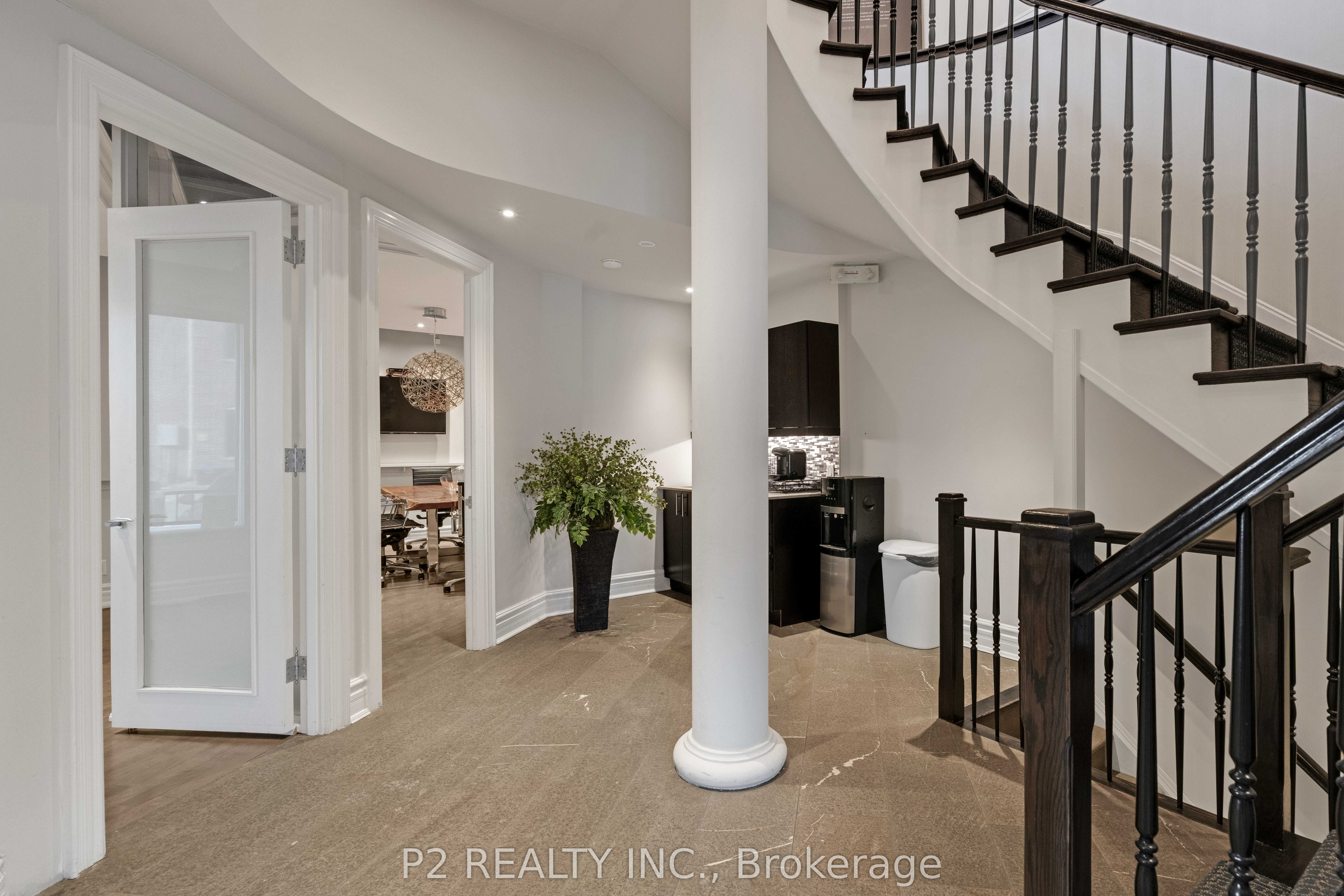 30 Wertheim Ct Property Photo 6
