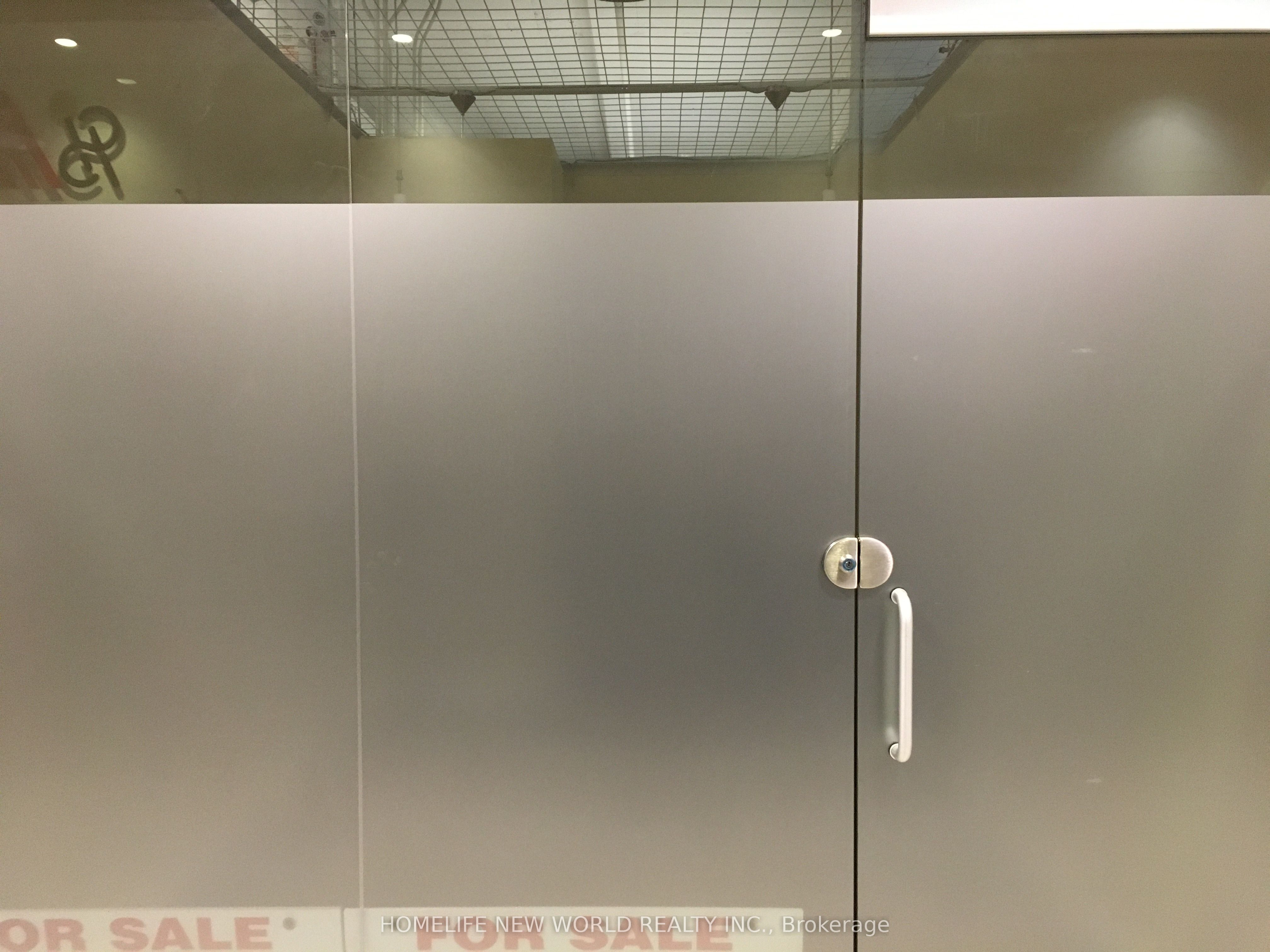7181 Yonge St Property Photo 9
