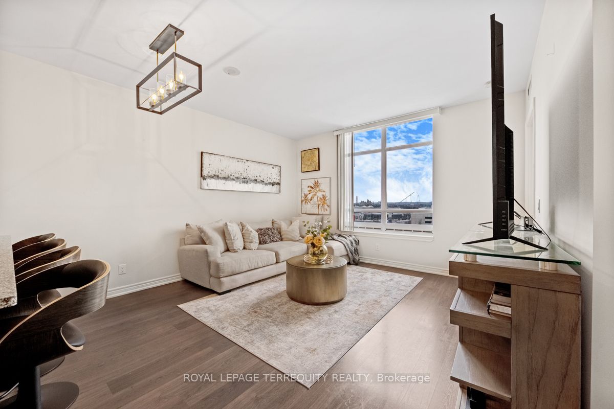 9245 Jane St Property Photo 1