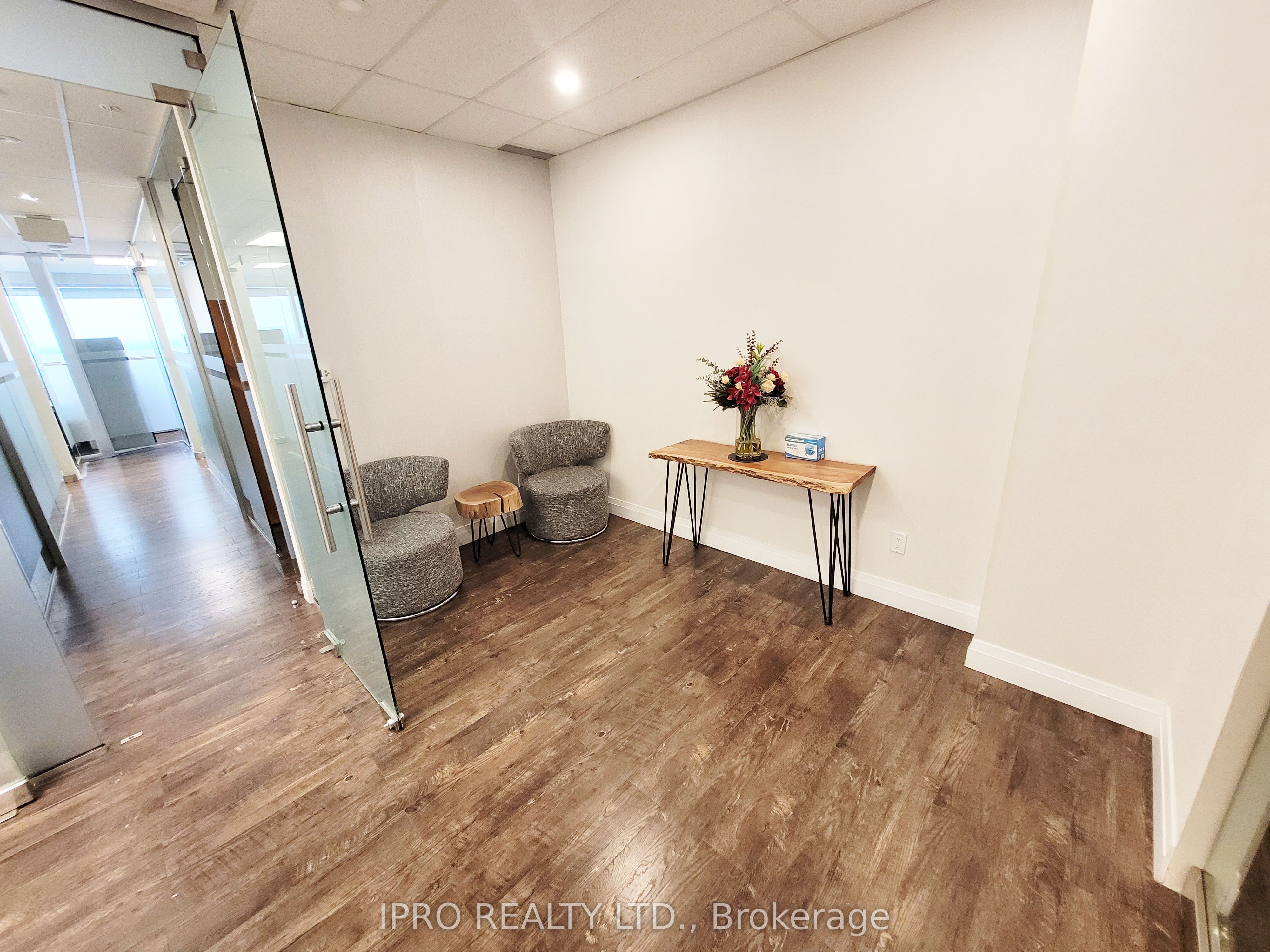#911 - 7191 Yonge Street Property Photo 7