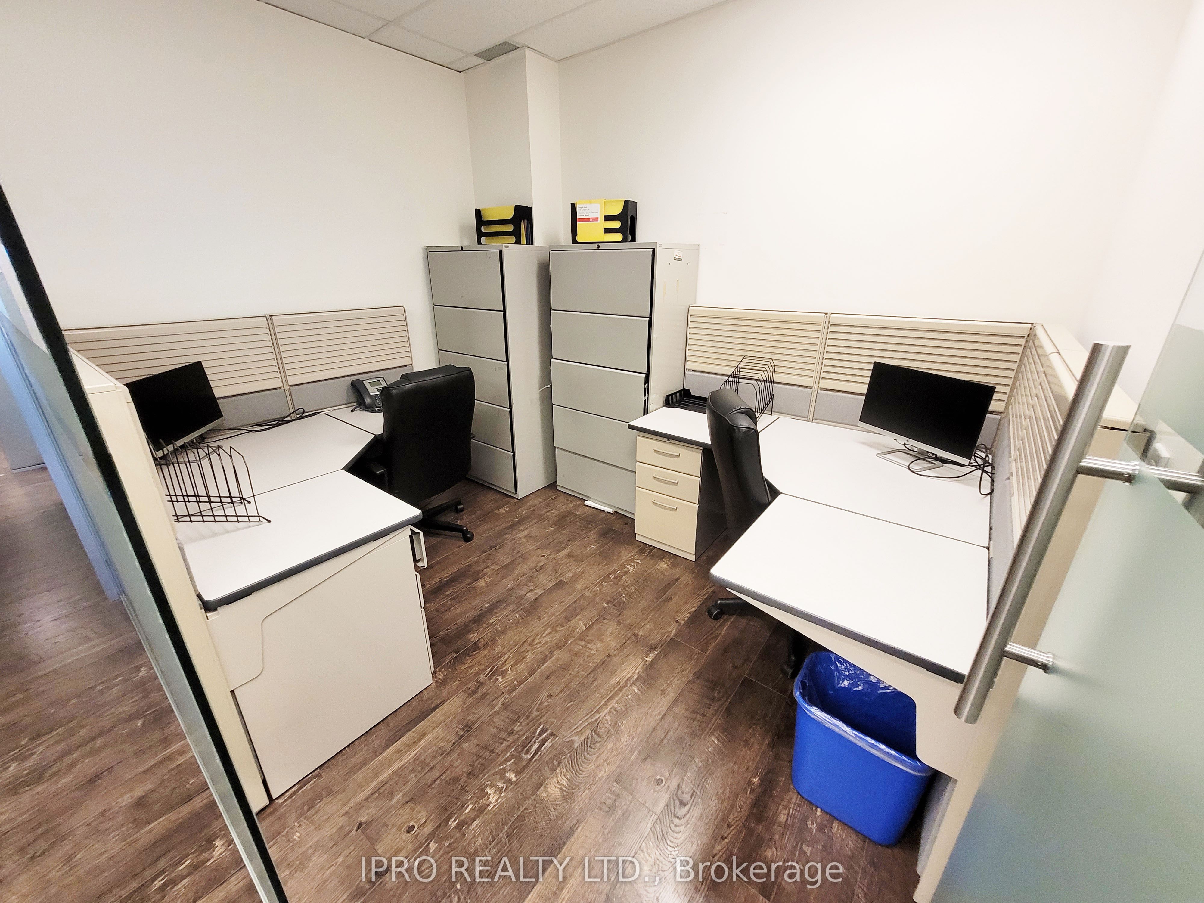 #911 - 7191 Yonge Street Property Photo 8
