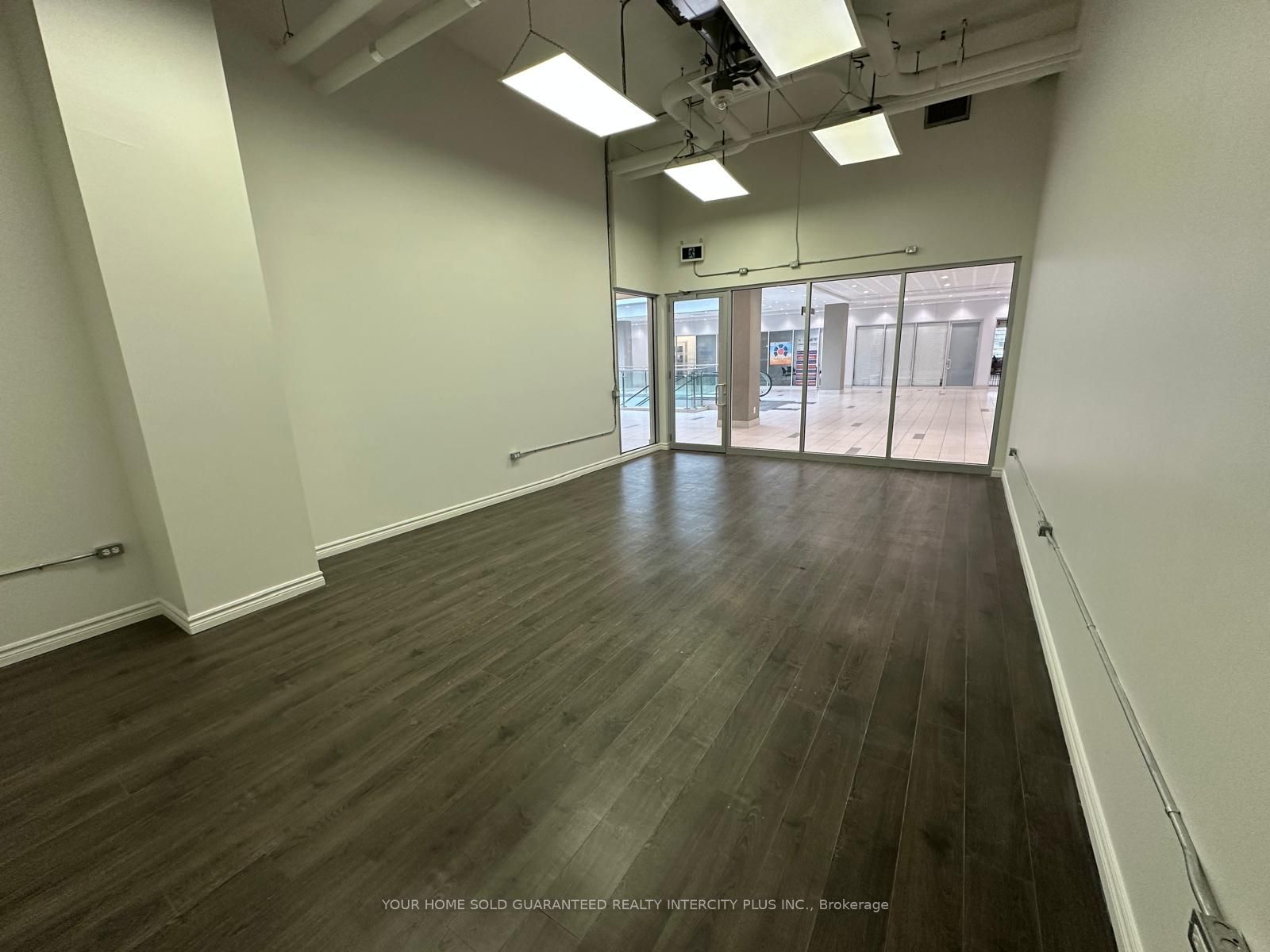 #262 - 7777 Weston Road Property Photo 3
