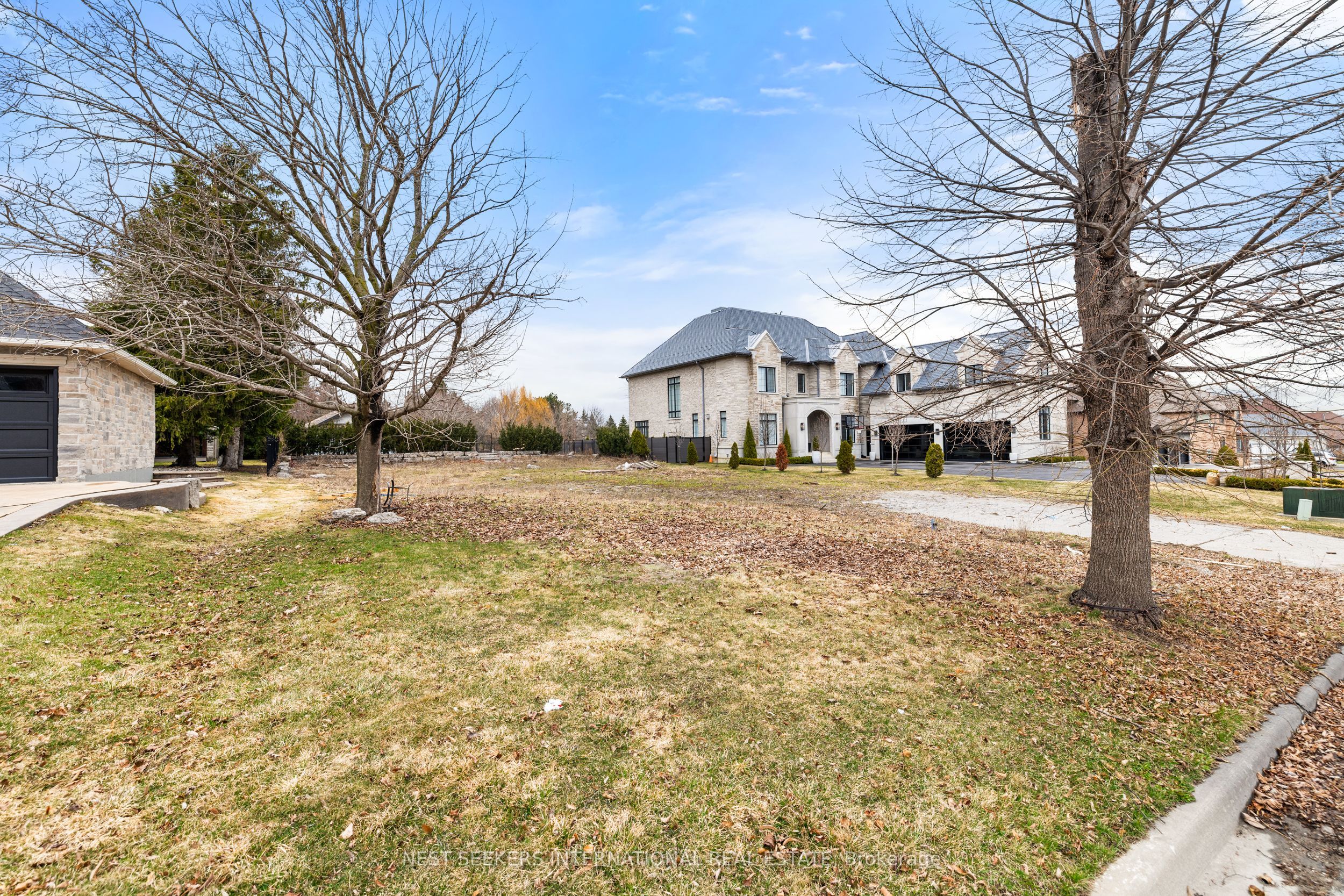 96 Robinson Road Property Photo 4