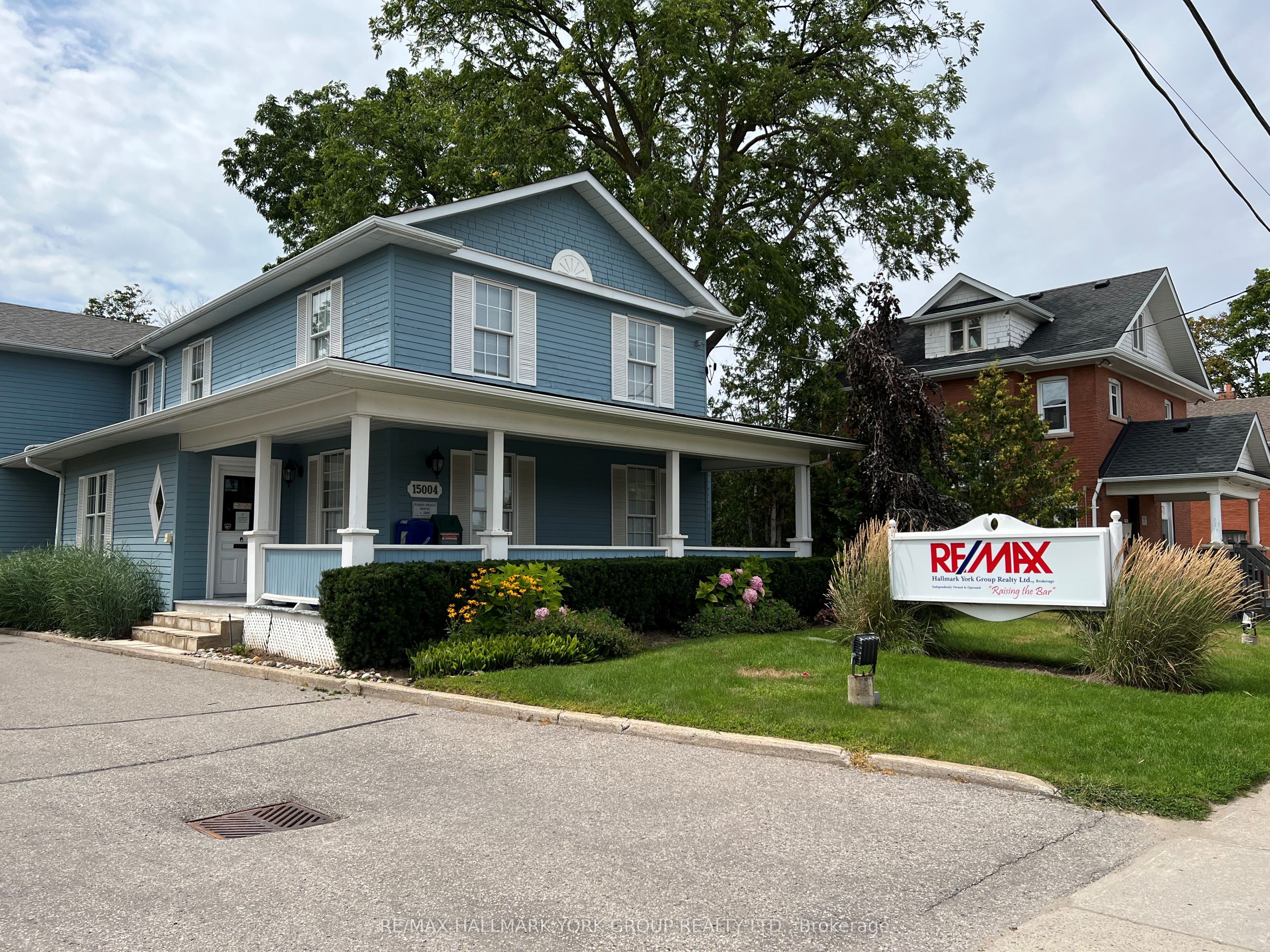 15004 Yonge Street Property Photo 1
