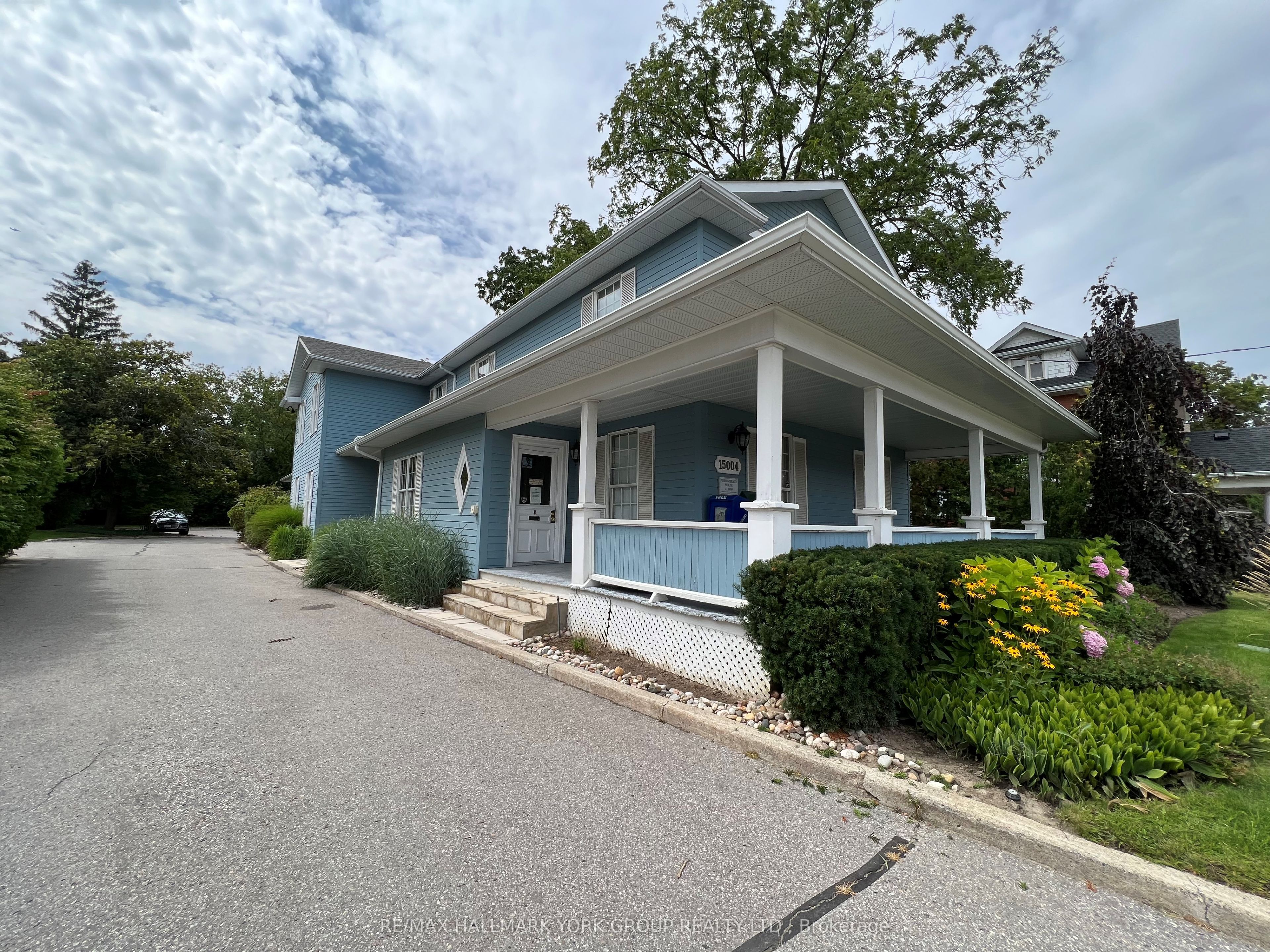 15004 Yonge Street Property Photo 2