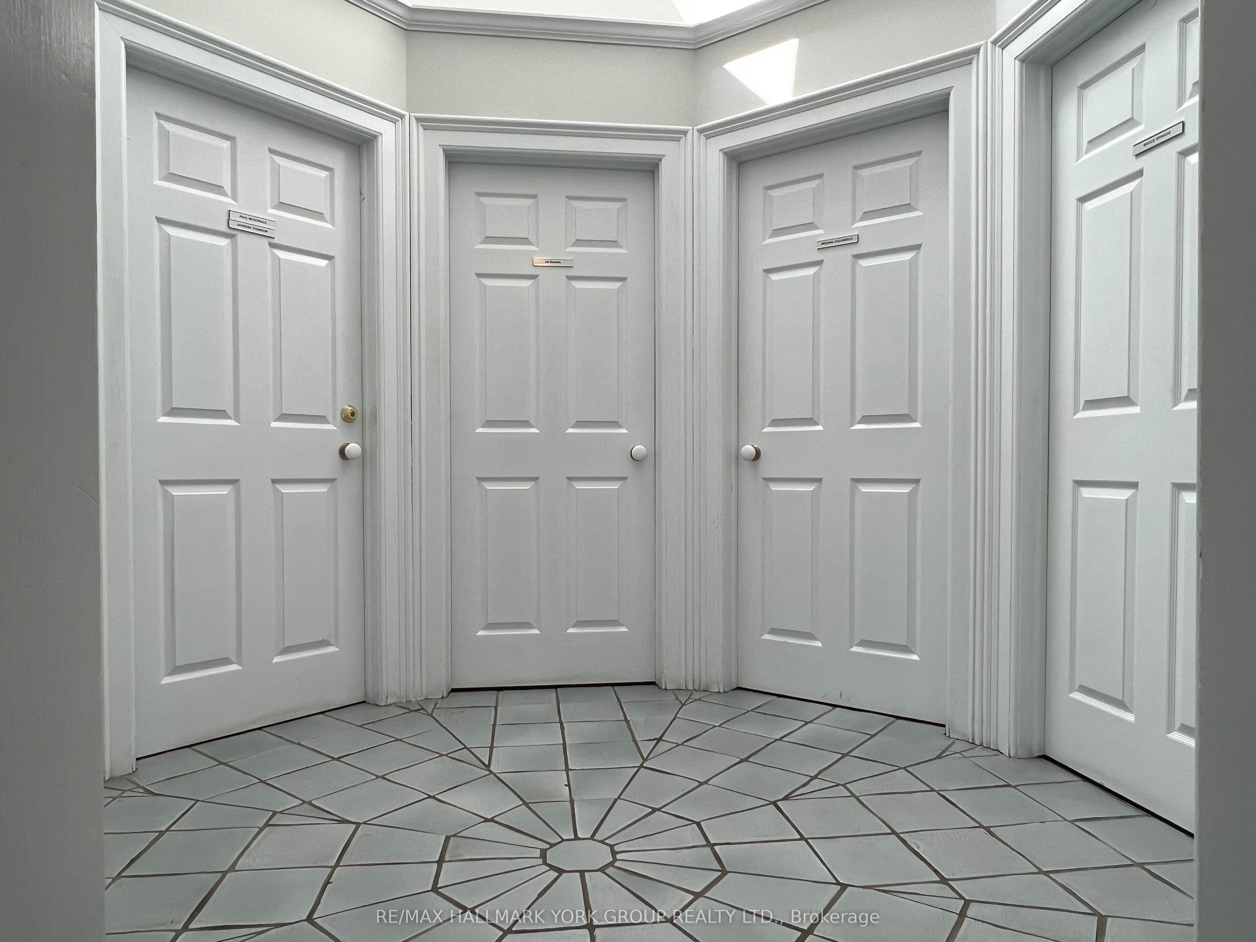 15004 Yonge Street Property Photo 14