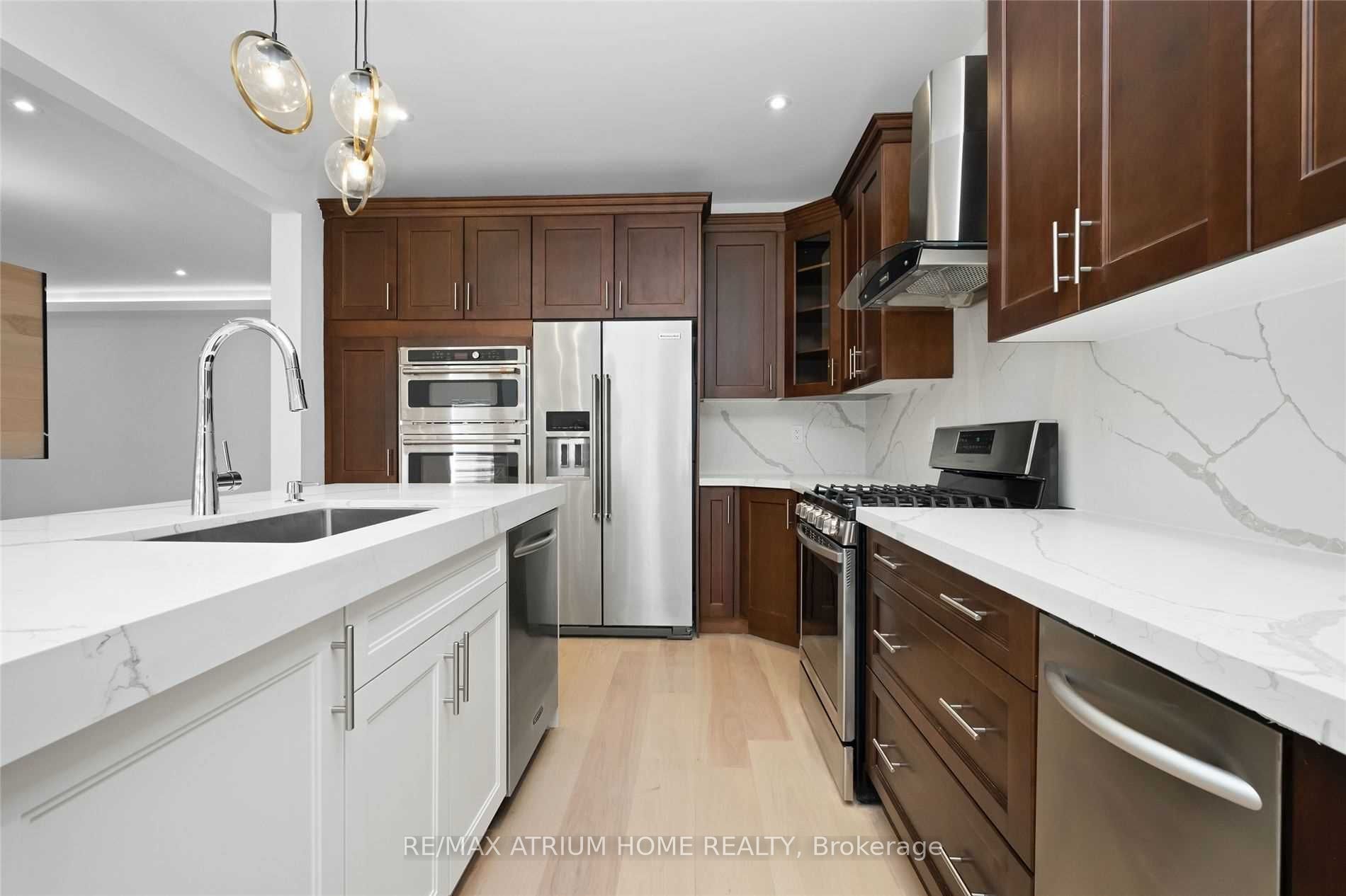 162 Bathurst Glen Drive Property Photo 7