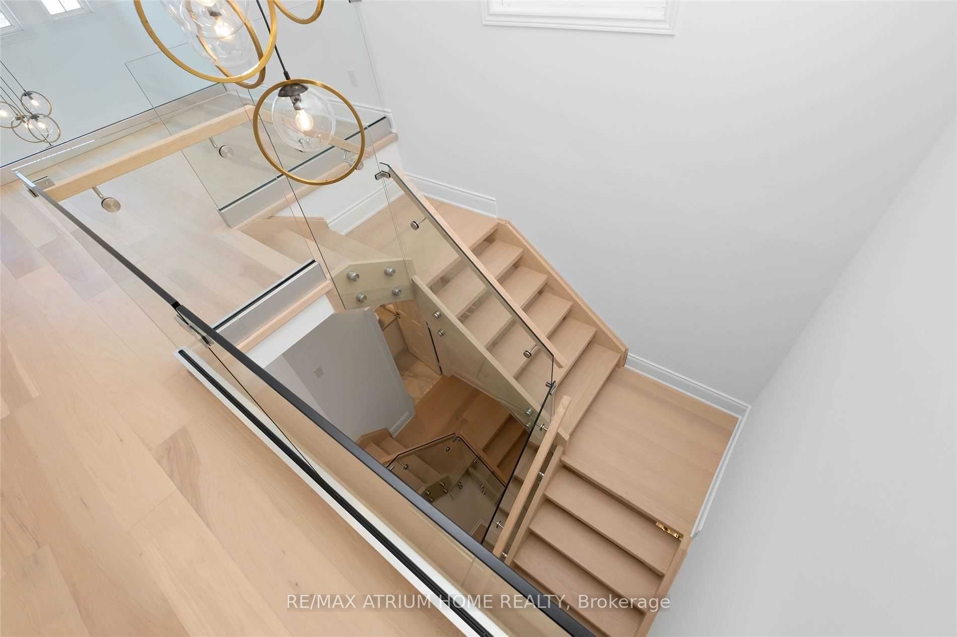 162 Bathurst Glen Drive Property Photo 10