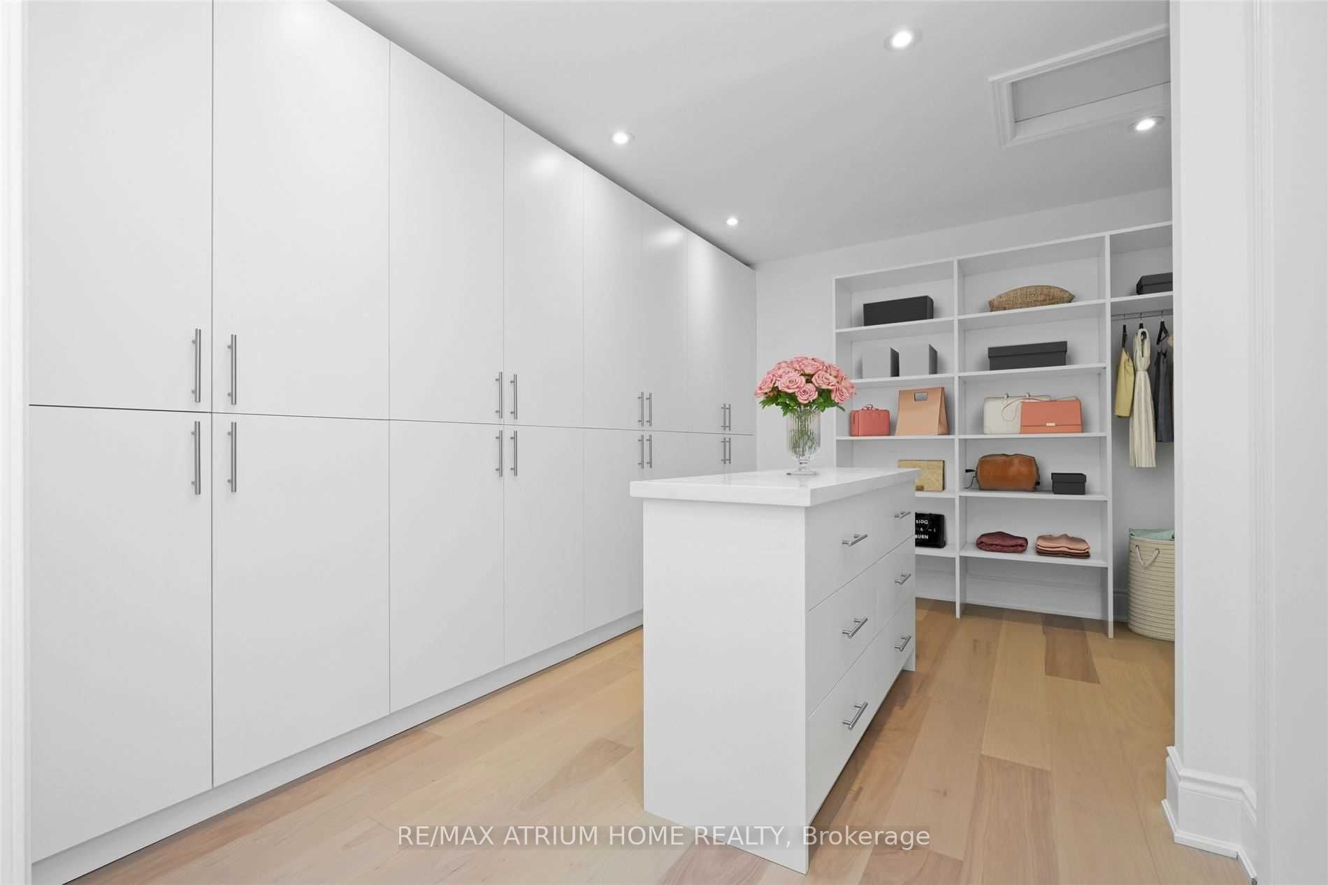 162 Bathurst Glen Drive Property Photo 13