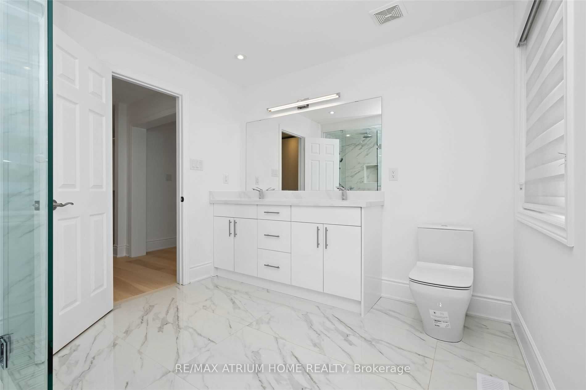 162 Bathurst Glen Drive Property Photo 14