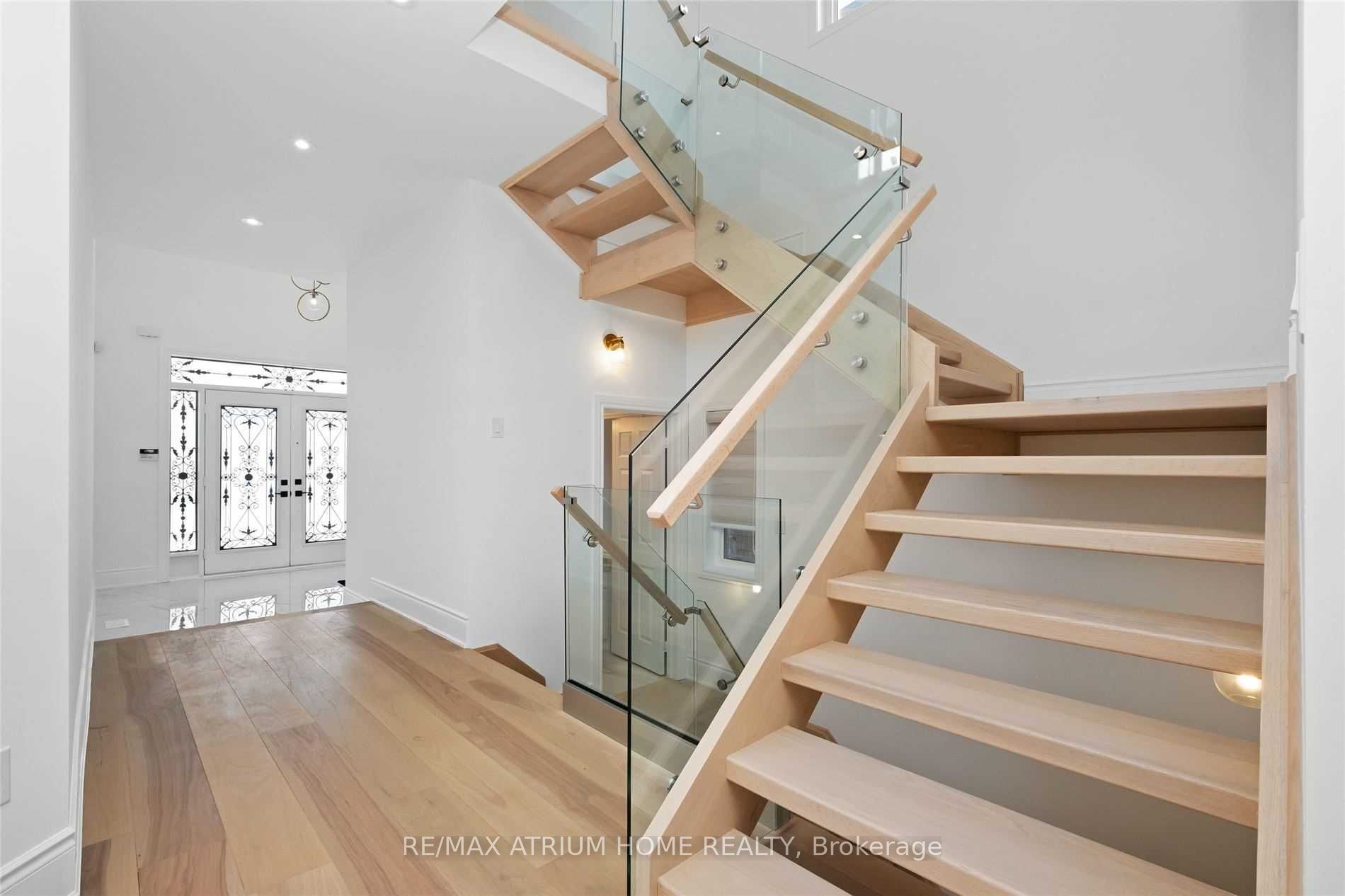 162 Bathurst Glen Drive Property Photo 17