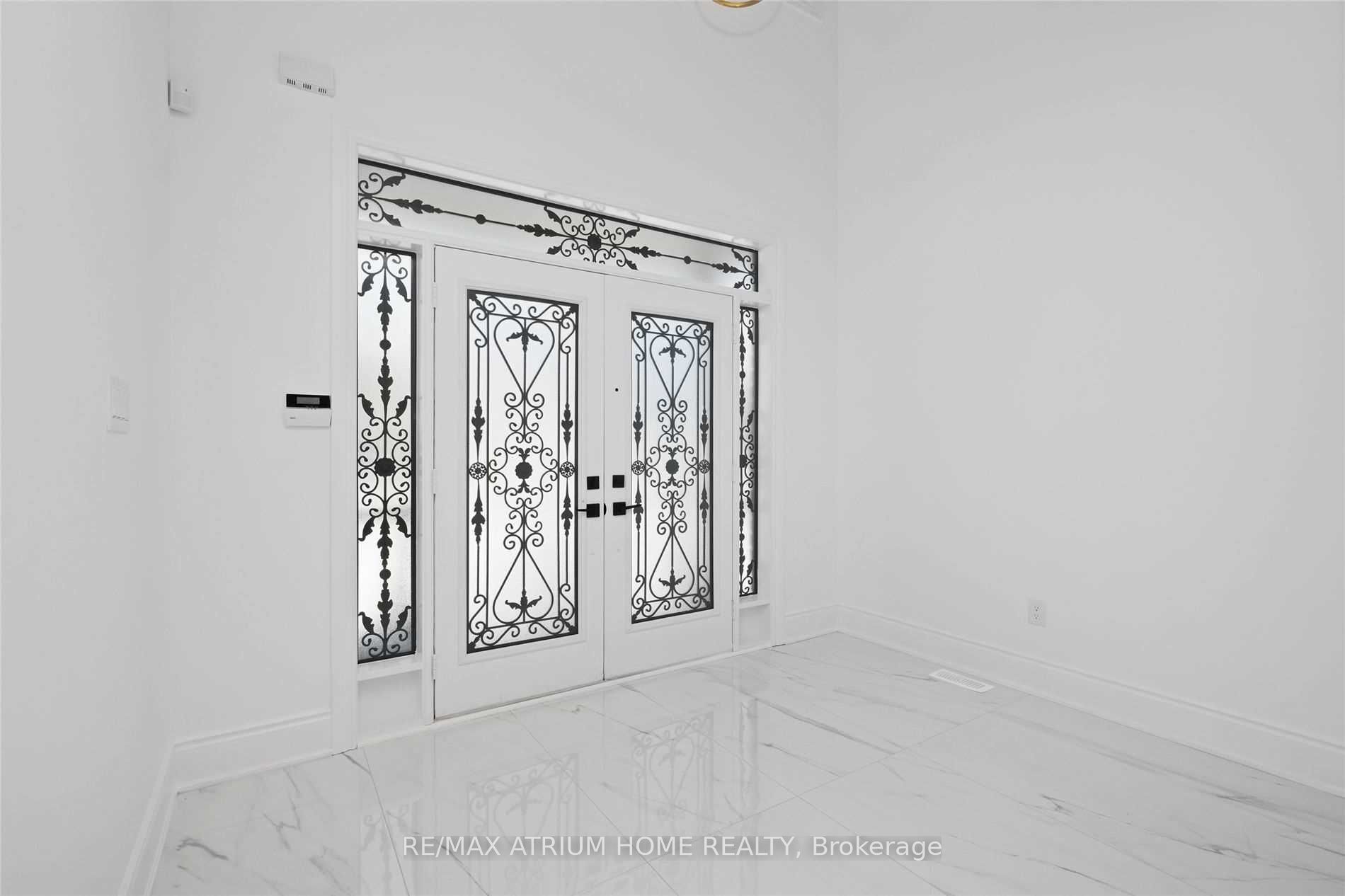 162 Bathurst Glen Drive Property Photo 19