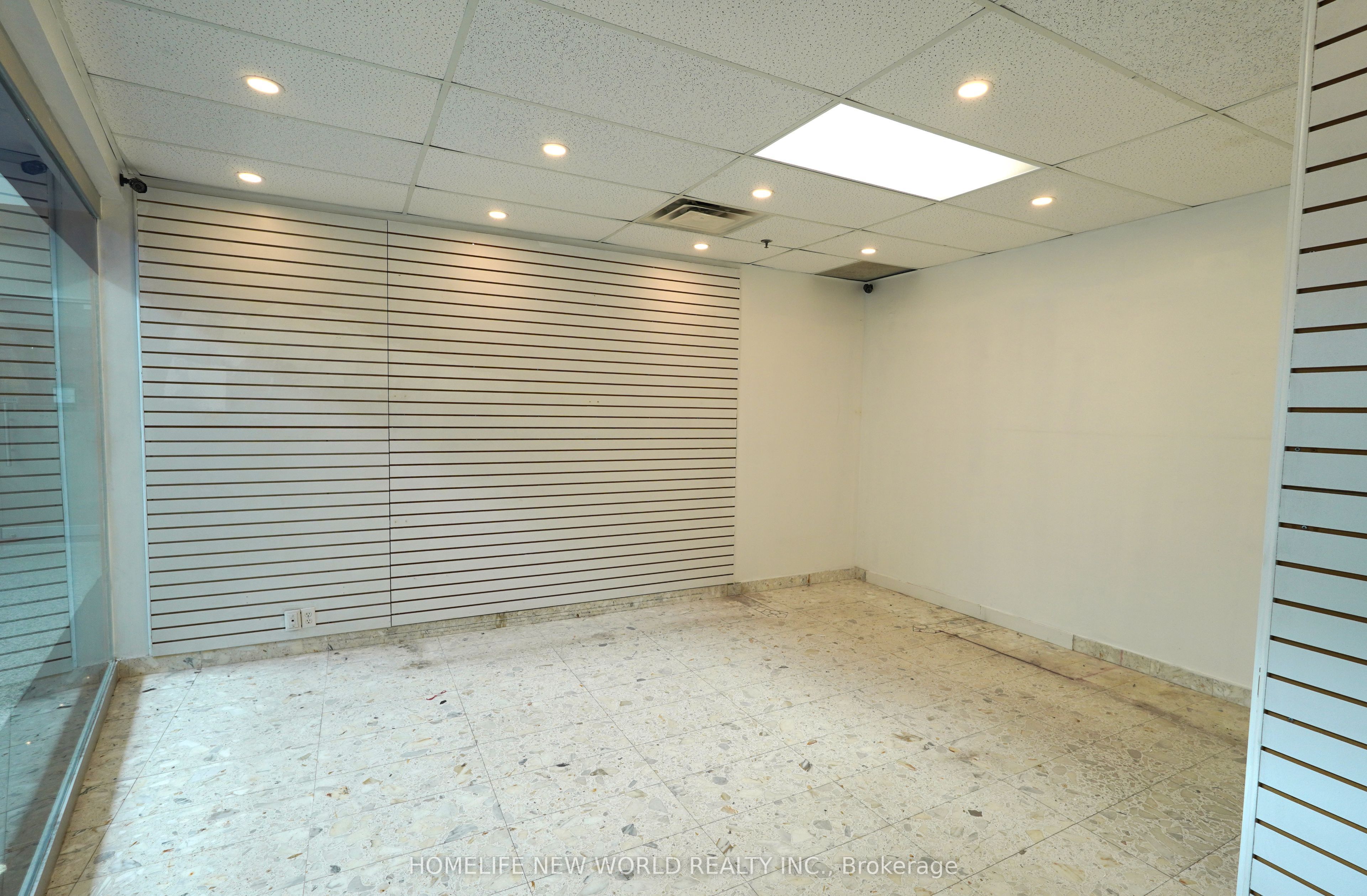 #207 - 550 Highway 7 Property Photo 6
